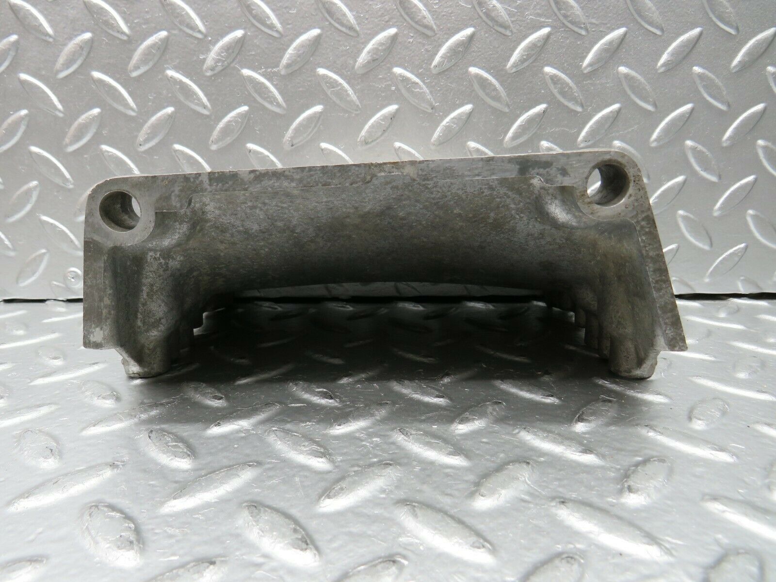 24049 Mercedes-Benz W123 280E Gearbox Support 1100140195