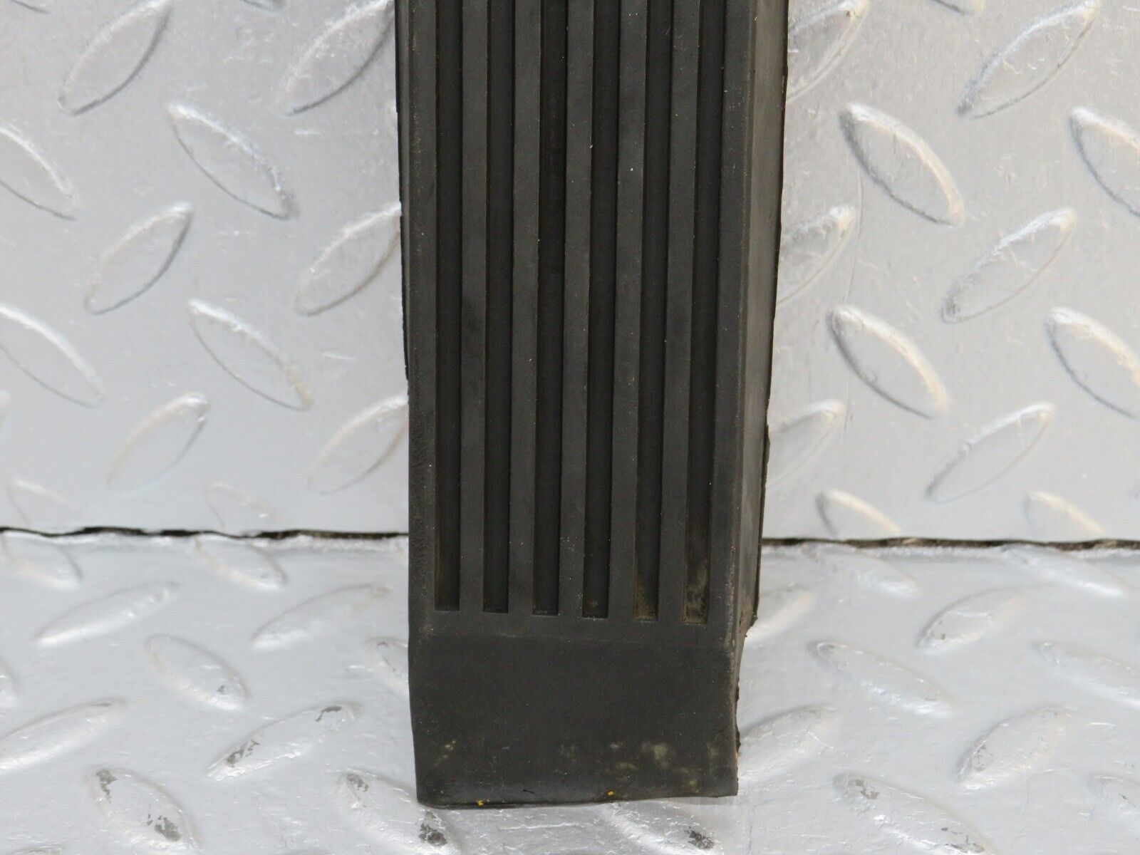 40218 Mercedes-Benz W110 230 Accelerator Pedal Rubber 1103000002