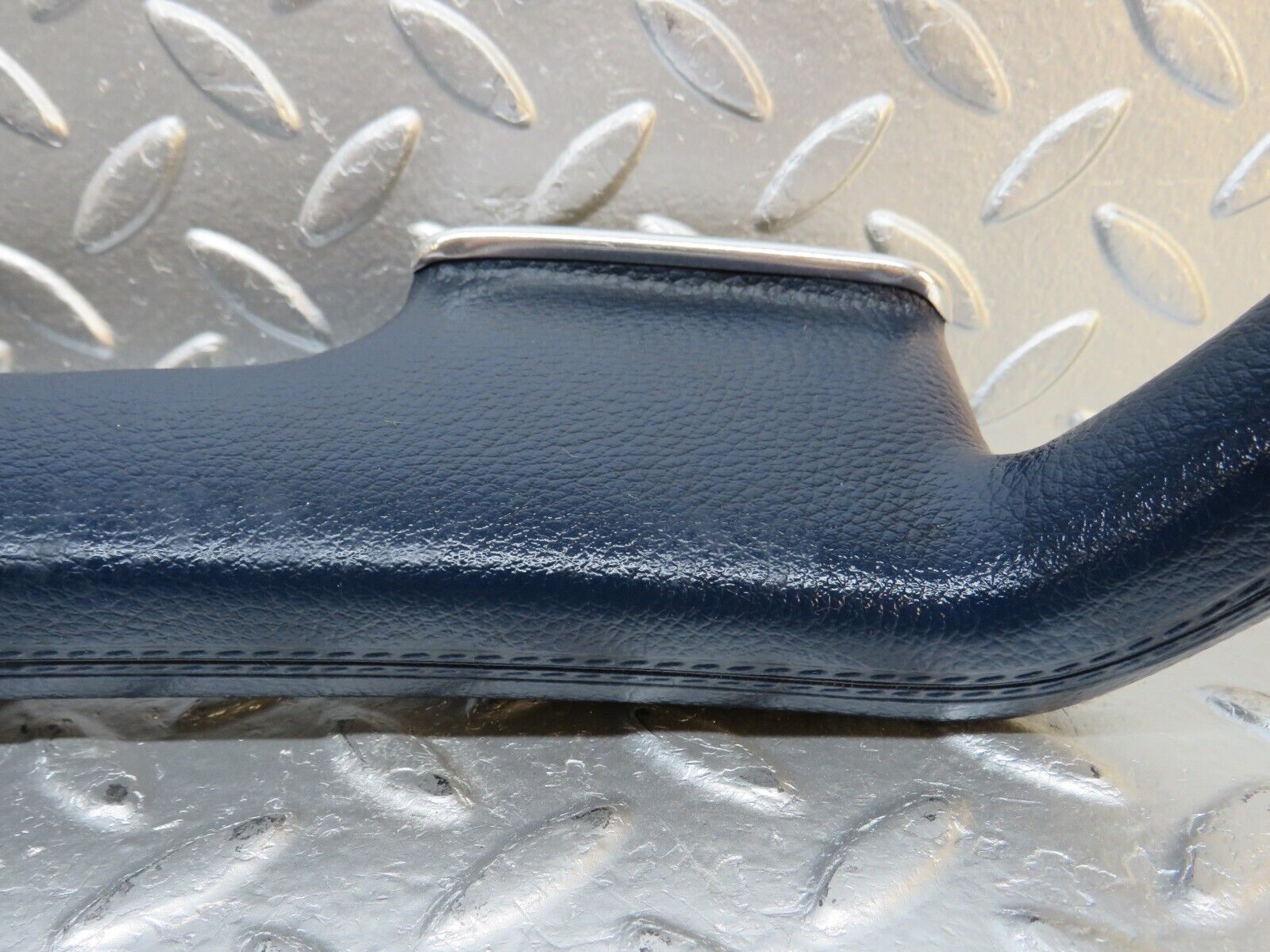 30990 Mercedes-Benz W123 200D Front Left Interior Door Handle 1239700901