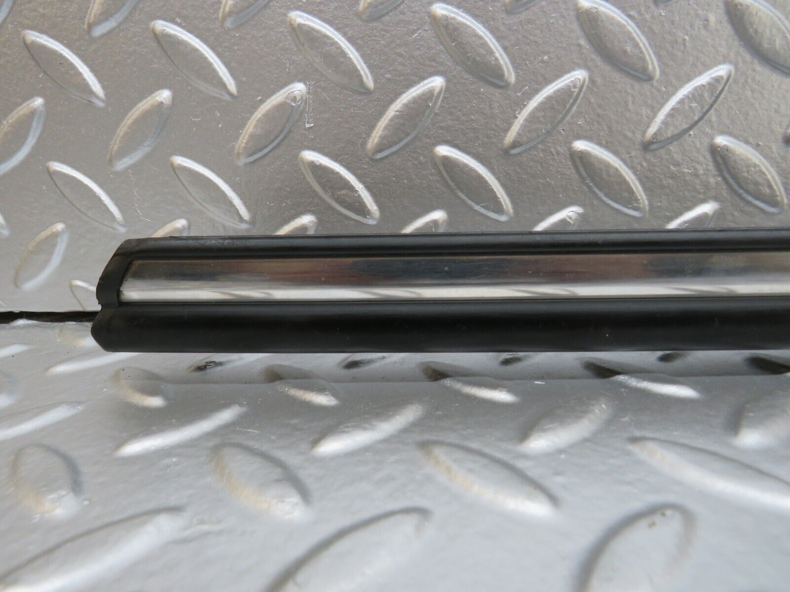 25600 Mercedes-Benz W123 200 Front Right Door Lower Moulding Trim