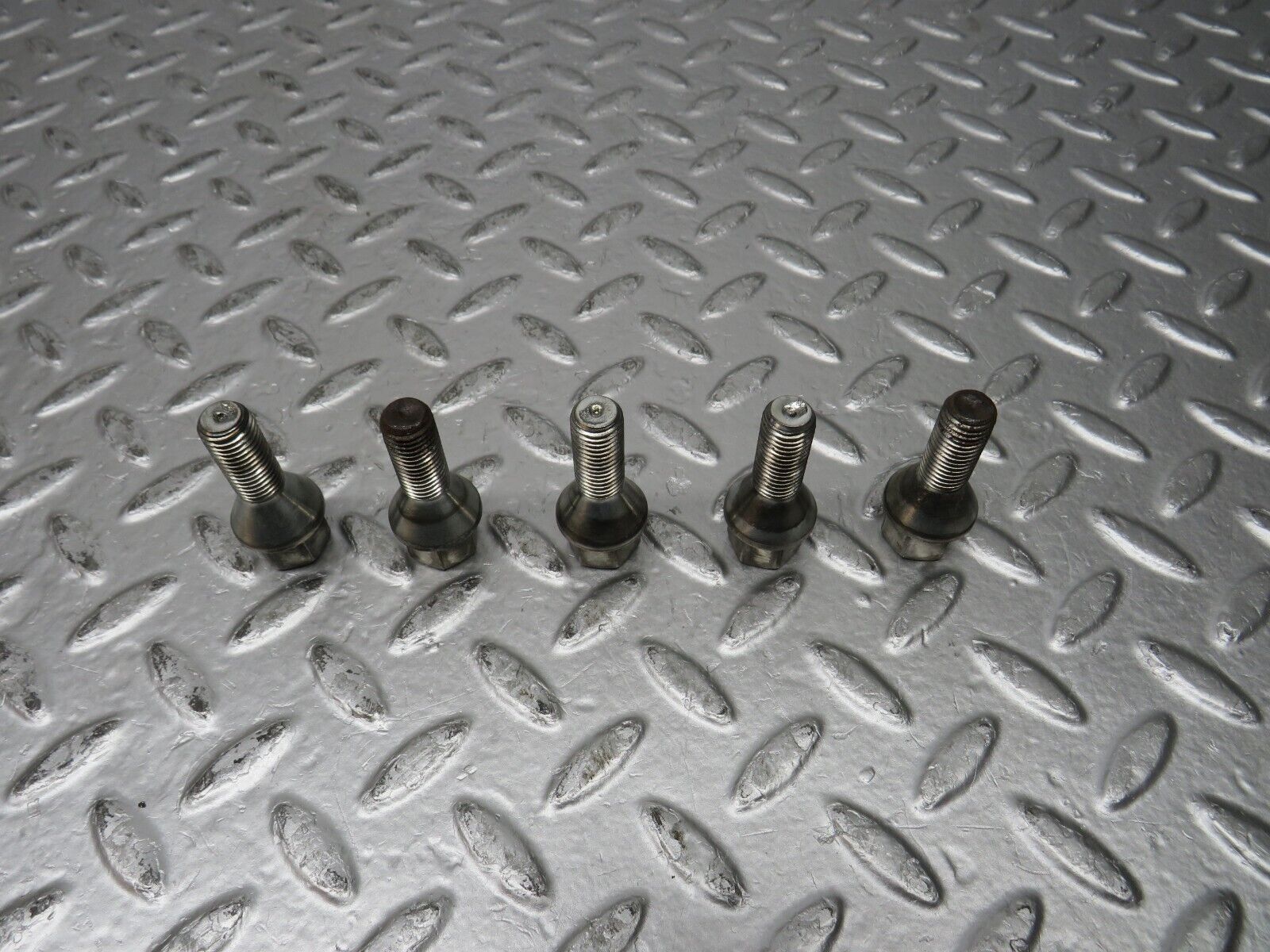 31863 Mercedes-Benz 5x Alloy Wheel Lug Bolt M12x1.5