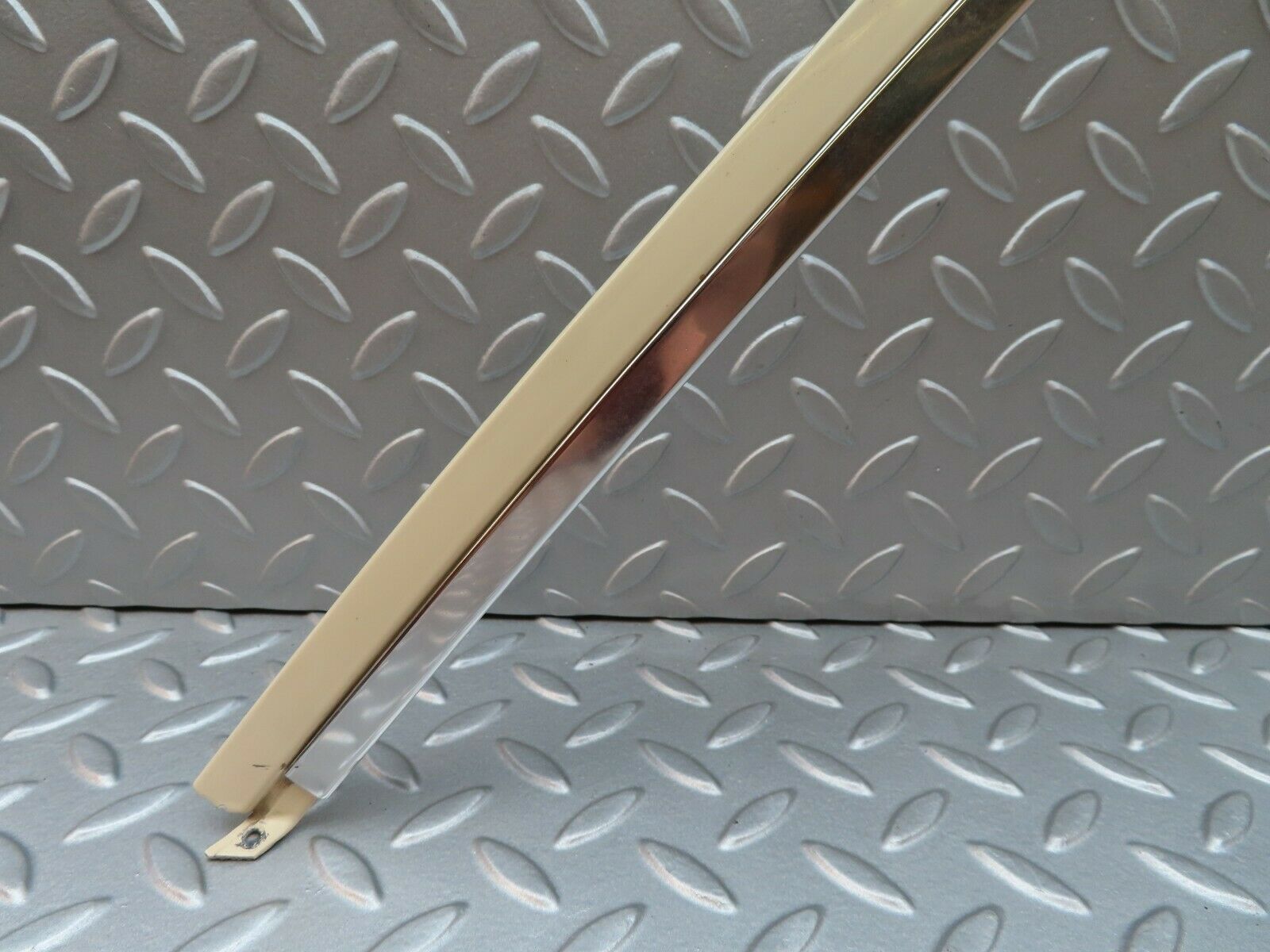 4024 Mercedes-Benz S123 200T Wagon Window Frame Rear Right