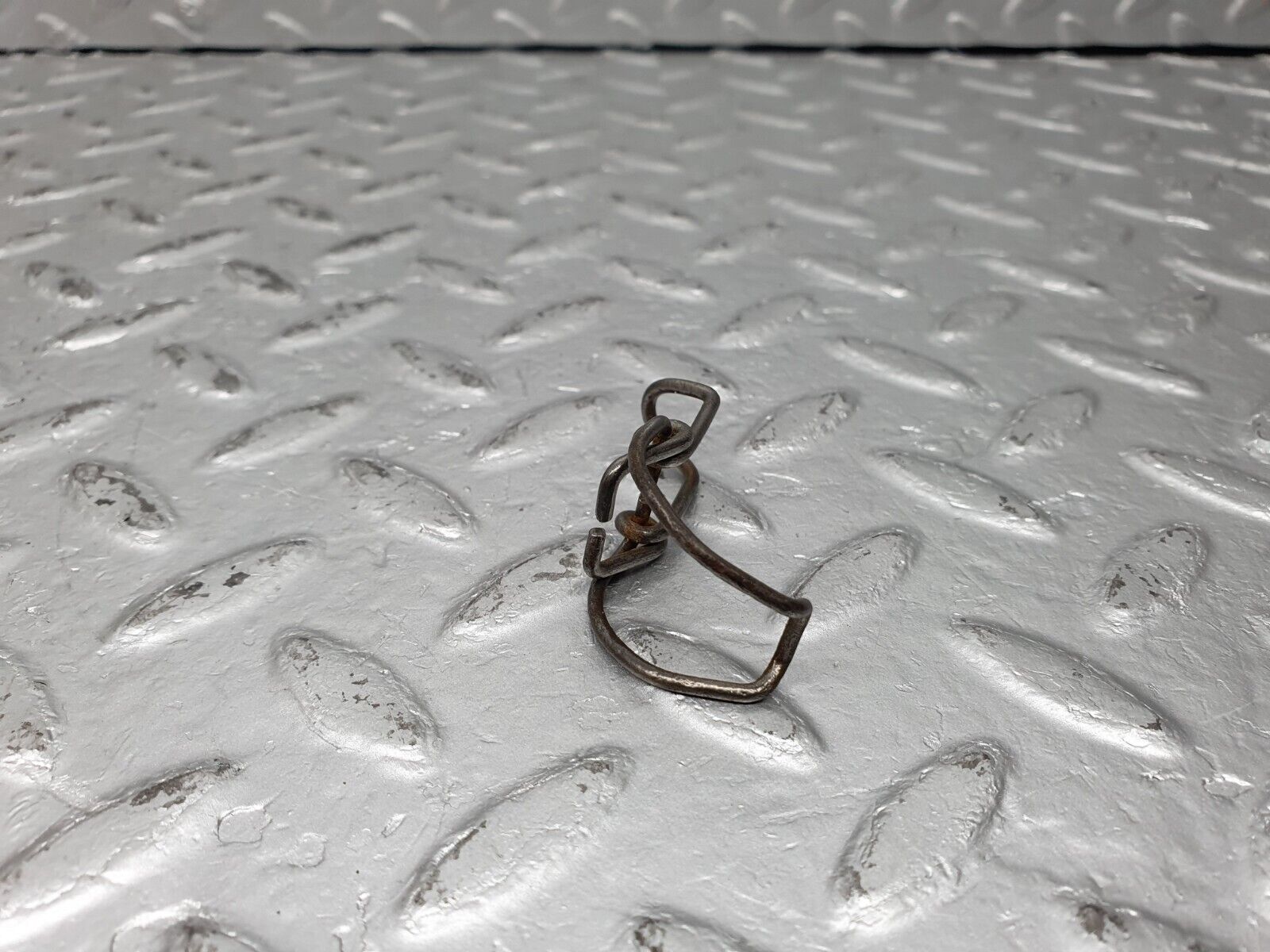 41196 Mercedes-Benz W126 300SE Air Filter Box Housing Clip Set 7x