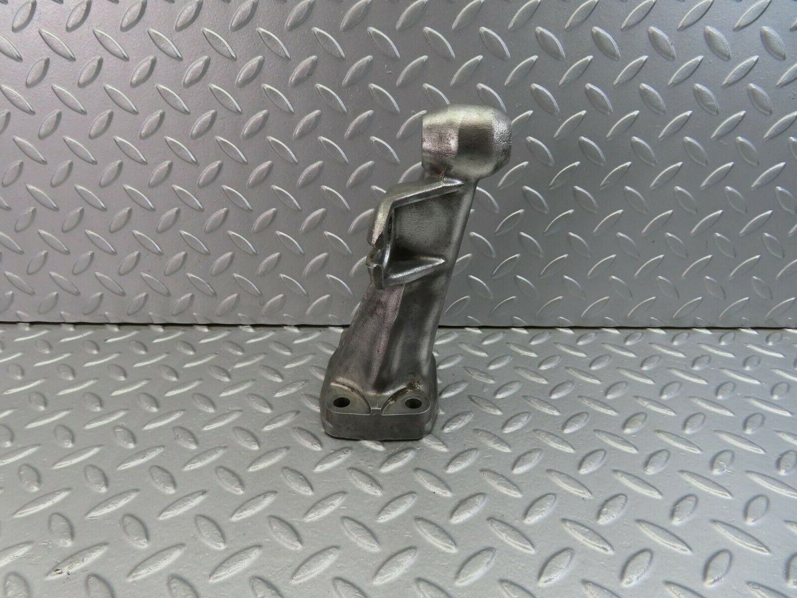 9811 Mercedes-Benz C123 280CE Coupe Engine Mount Bracket Right Side 1232230304