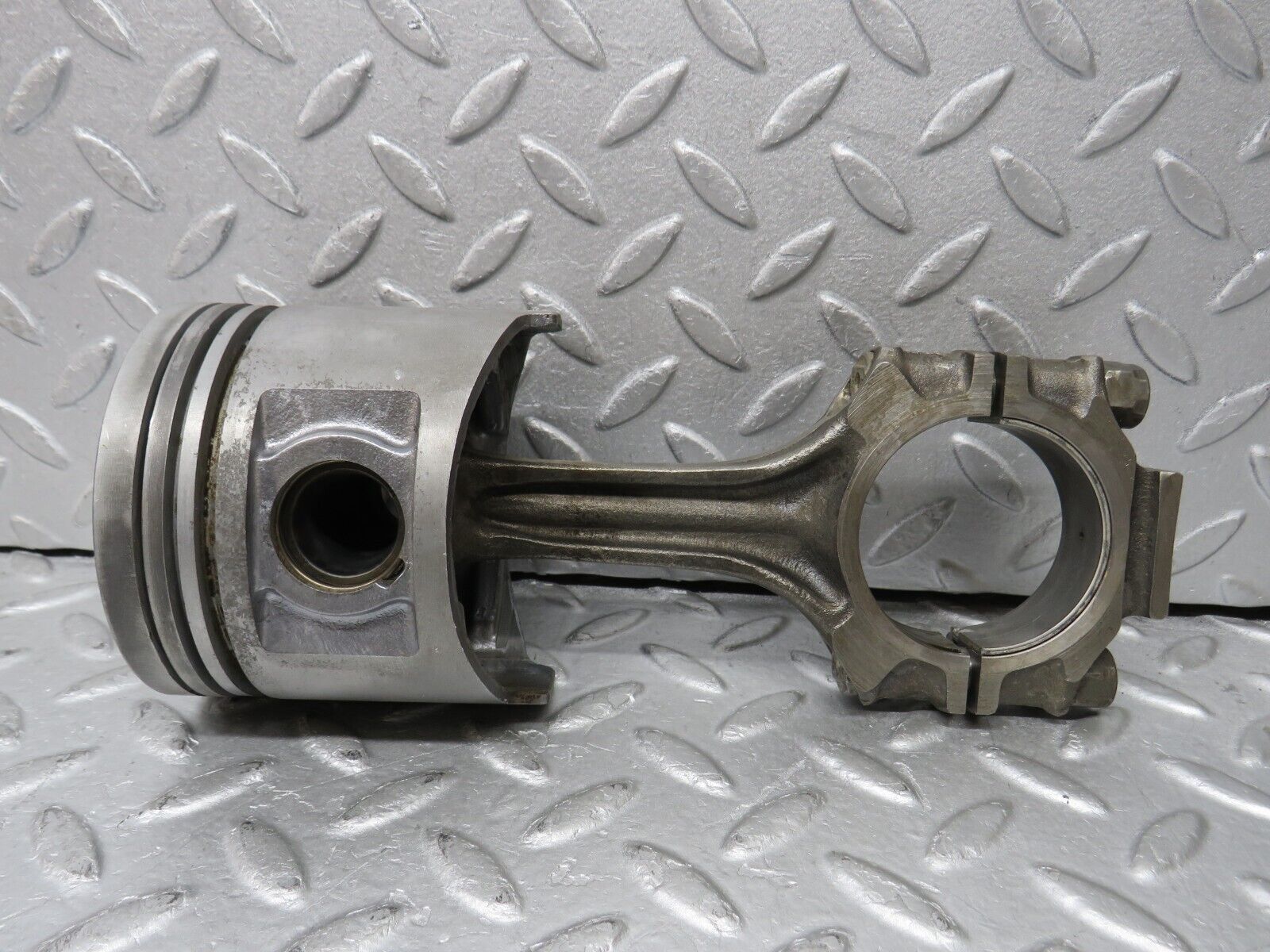 37629 Mercedes-Benz W109 300SEL Piston With Connecting Rod 91.5 mm