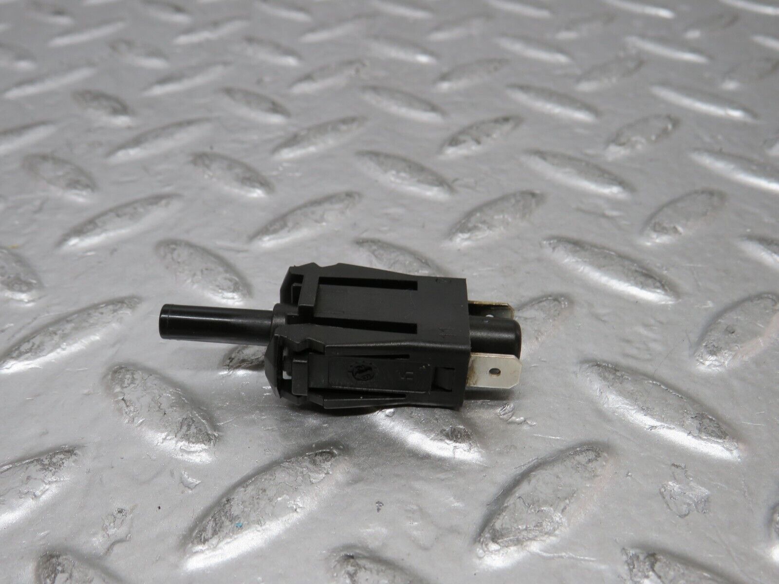 26721 Mercedes-Benz C124 220CE Coupe Door Contact Switch 0015458714