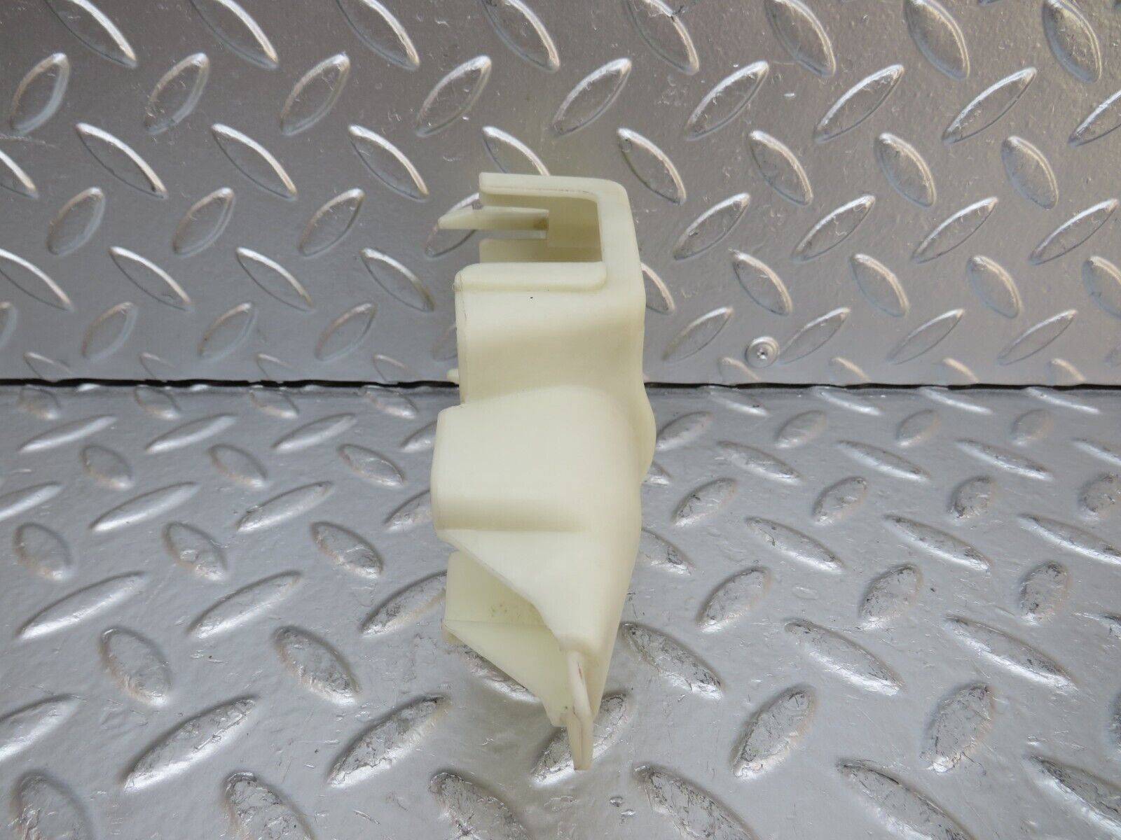 29336 Mercedes-Benz W124 230E Rear Door Lock Vacuum Actuator Cover 1248050590