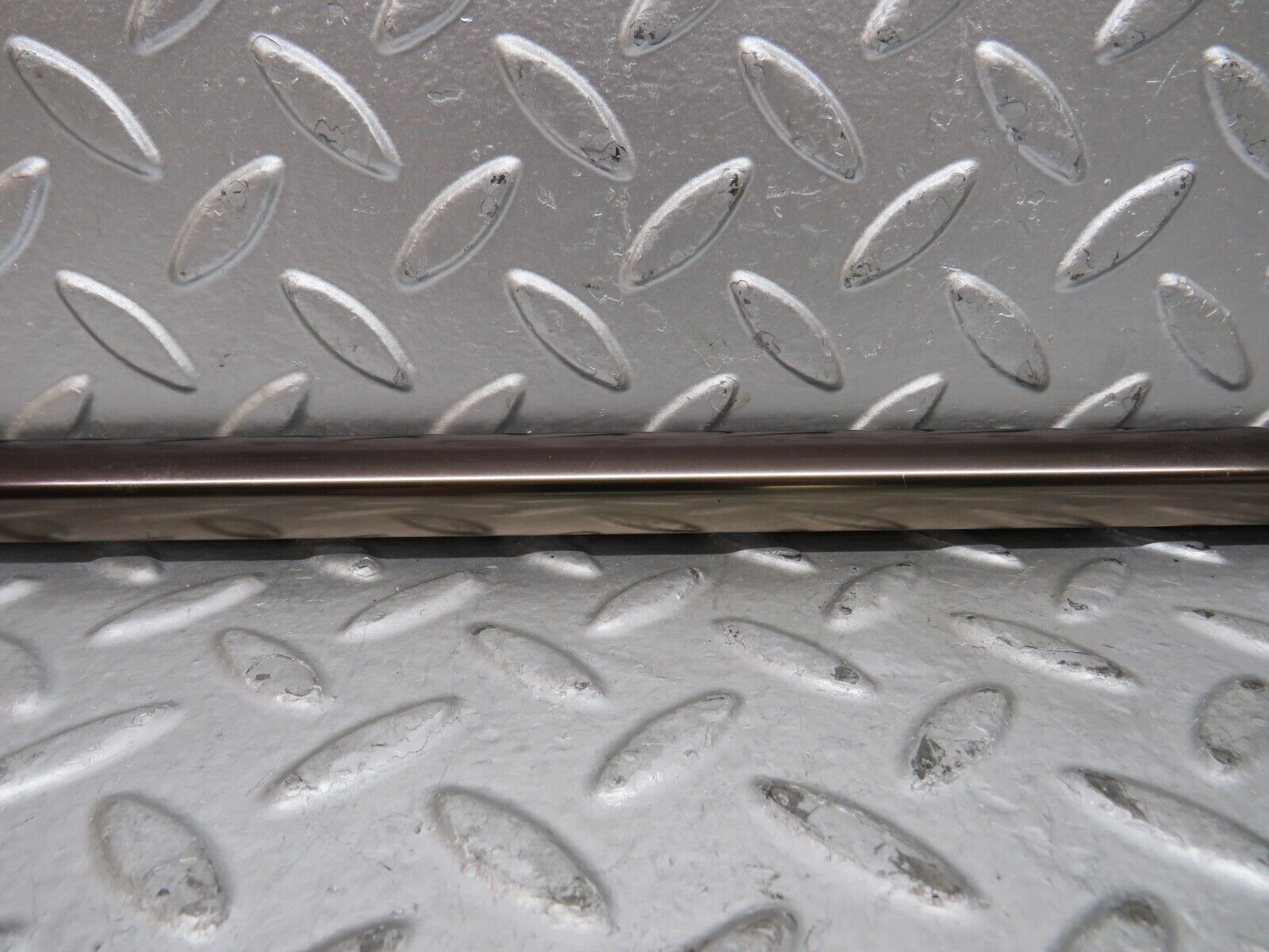 29000 Mercedes-Benz C124 320CE Coupe Front Left Door Chrome Trim