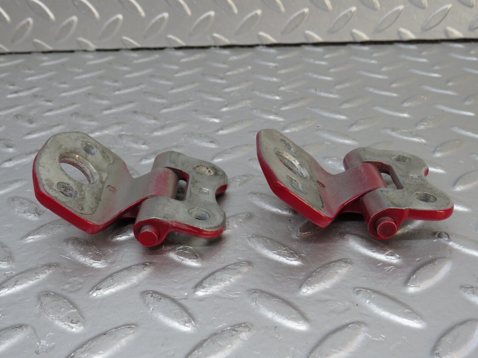 33370 Mercedes-Benz W202 C180 Front Door Hinge Right