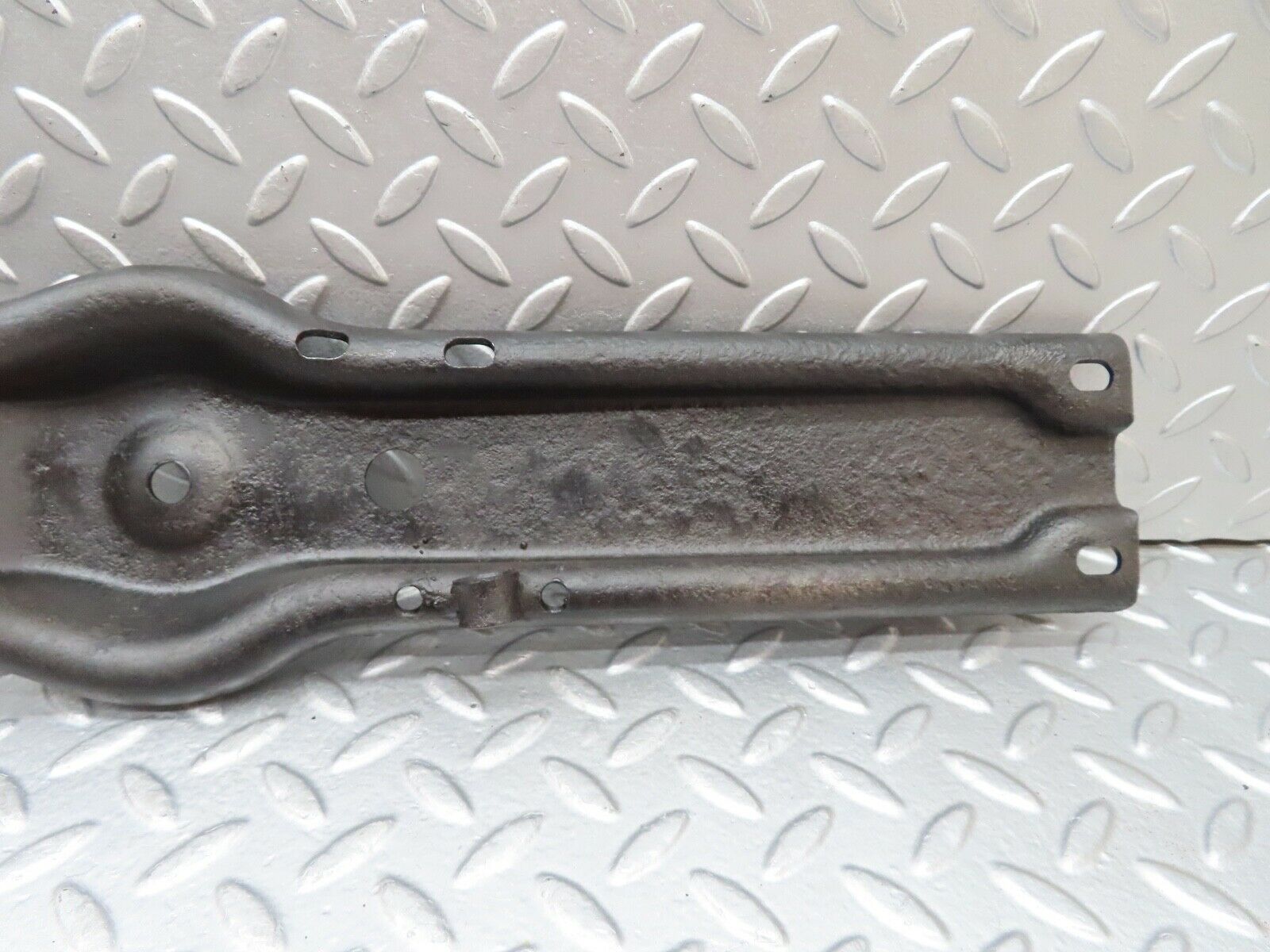 18219 Mercedes-Benz W111 220SE Coupe Gearbox Mount Bracket