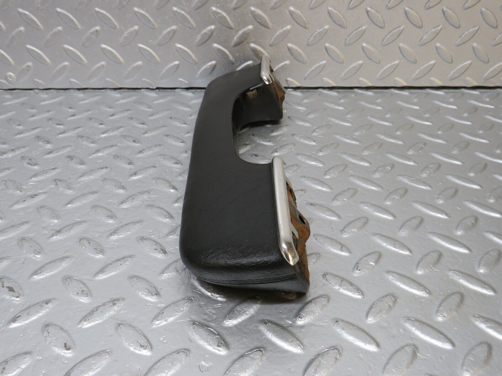 40553 Mercedes-Benz W123 300D Front Right Interior Door Handle Black 1239702001