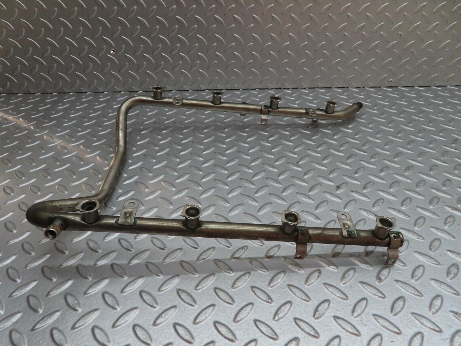 13391 Mercedes-Benz W220 S430 Fuel Injector Rail 1130700595