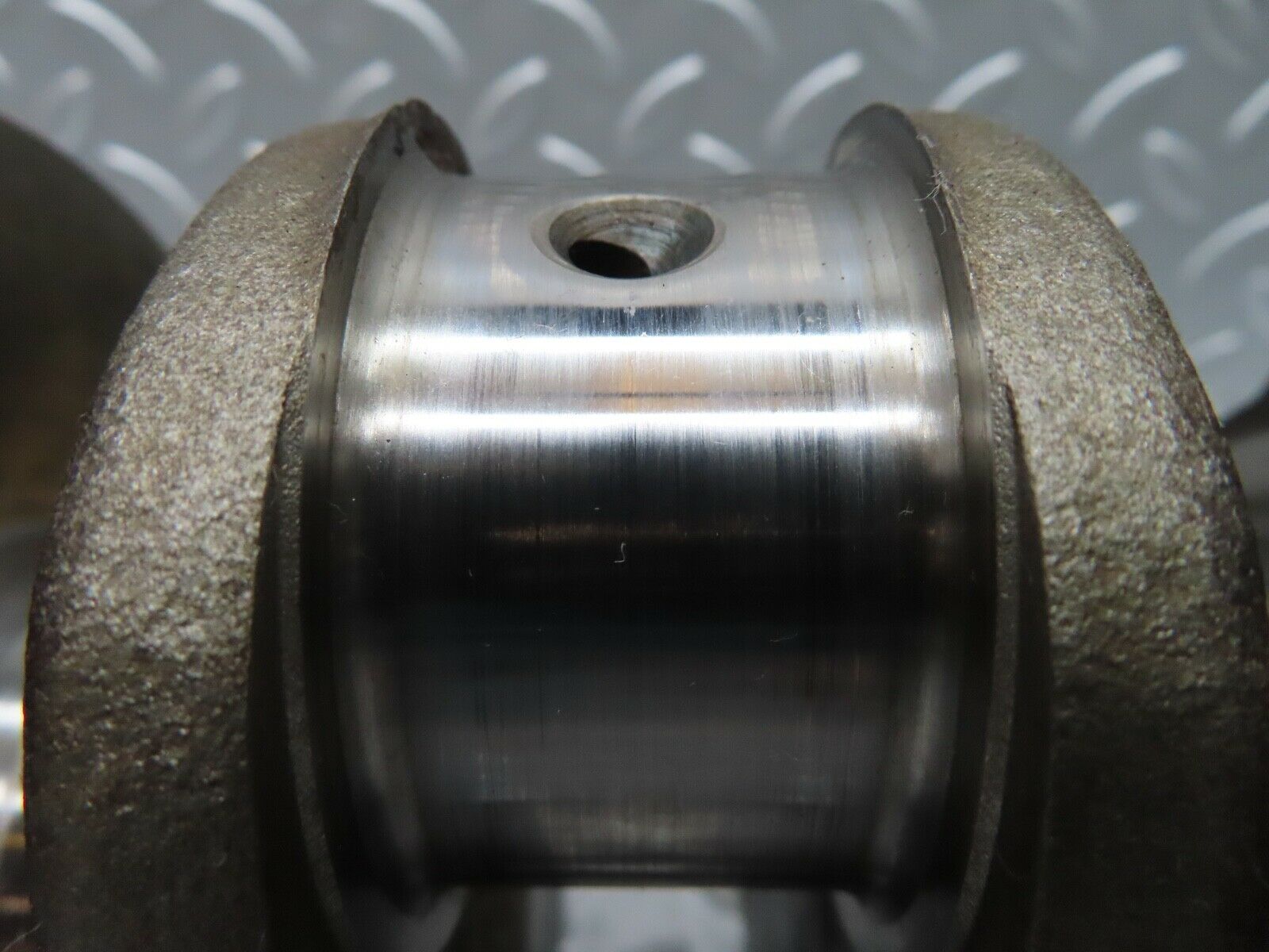 16995 Mercedes-Benz C123 280CE Coupe Crankshaft 1100310701