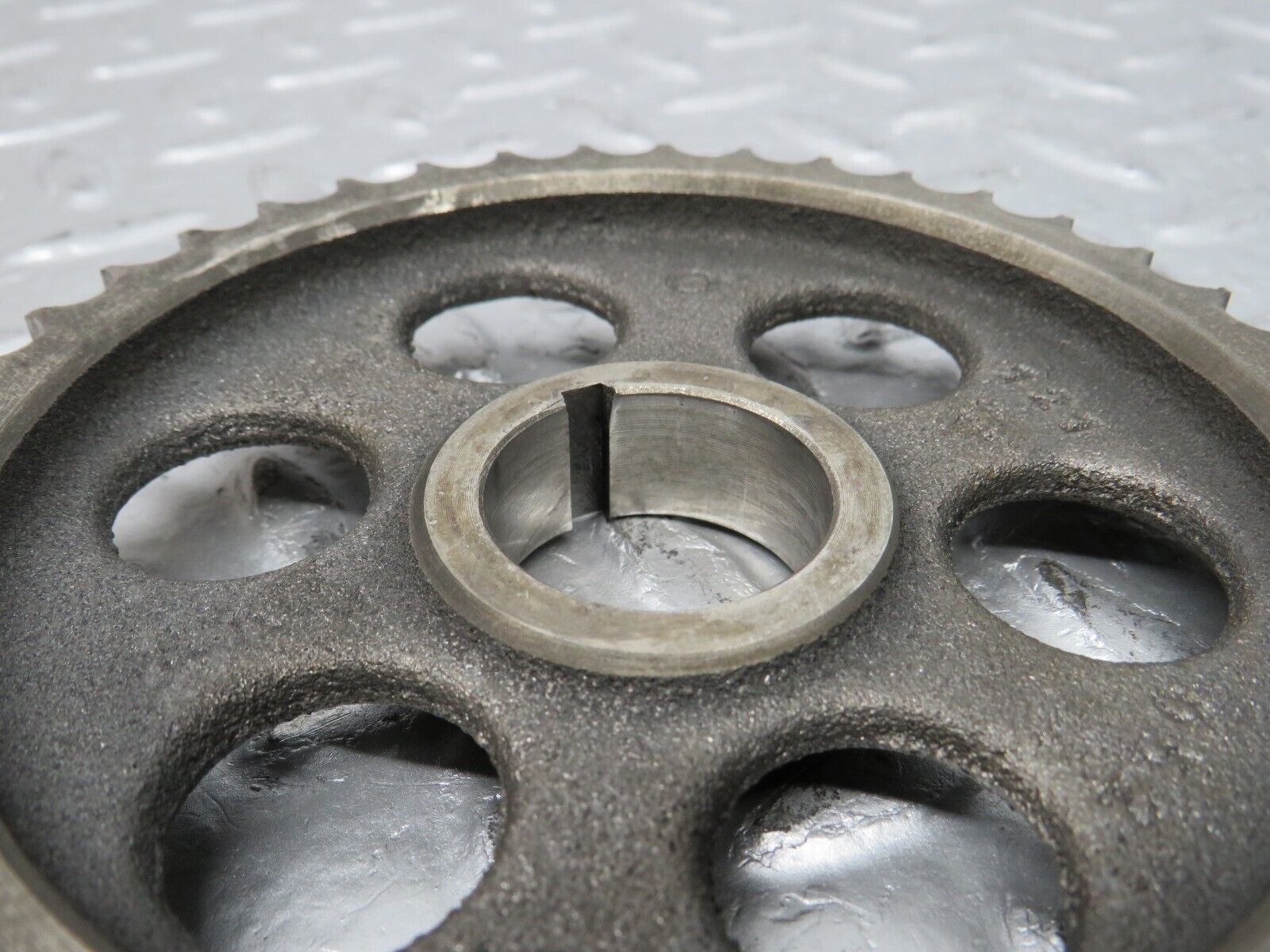 31067 Mercedes-Benz W123 200D Camshaft Timing Gear 1210520201