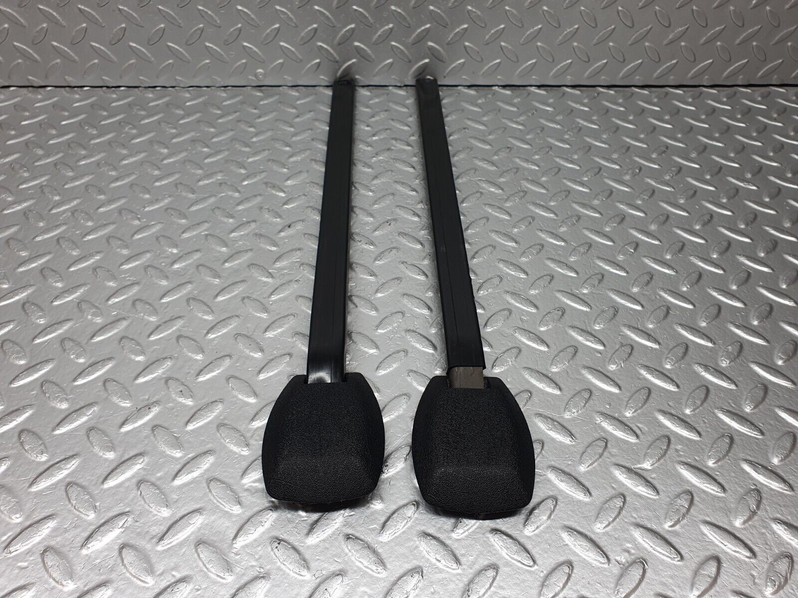 41415 Mercedes-Benz W124 200E Seat Belt Runner Pair
