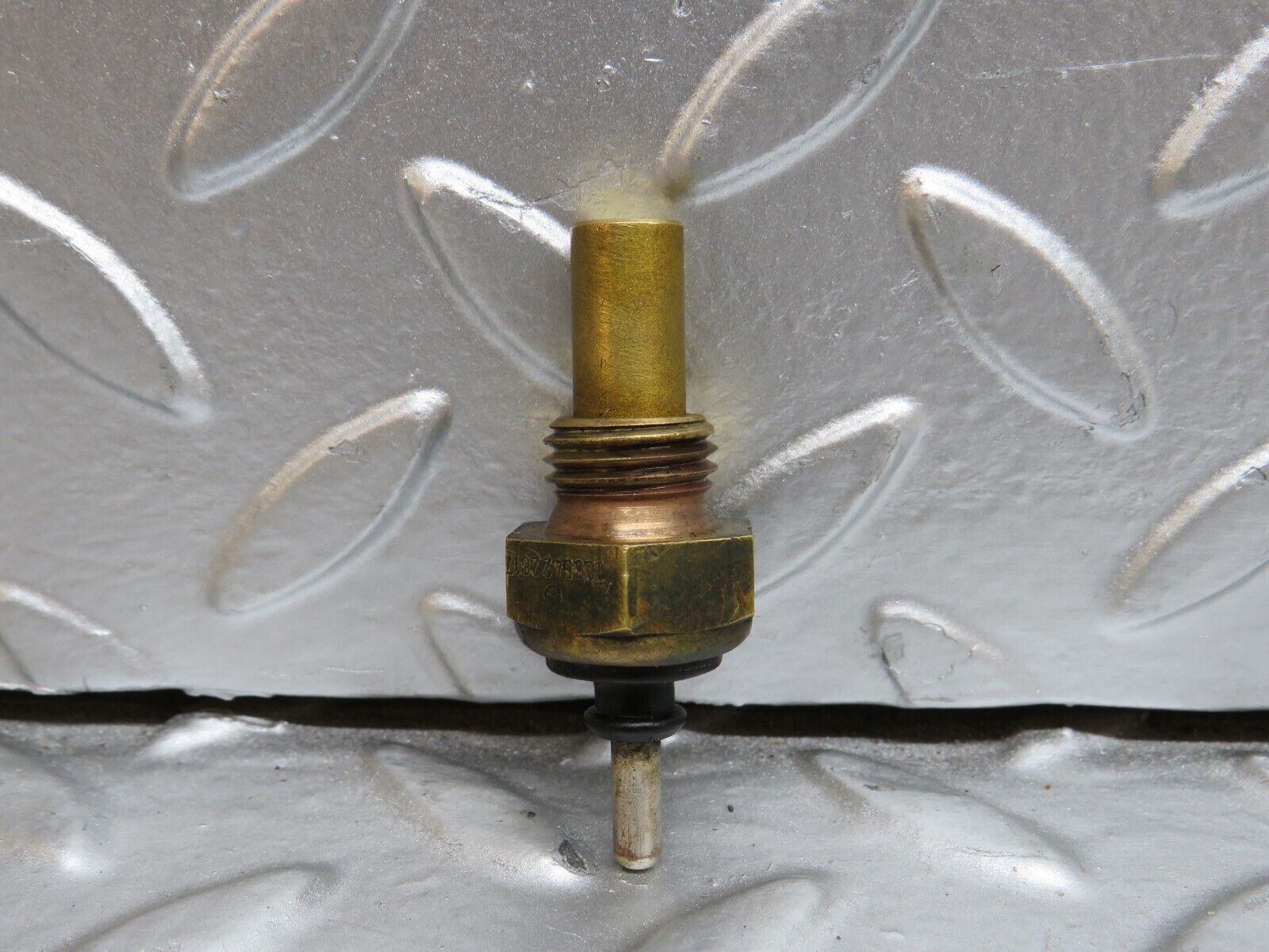 29174 Mercedes-Benz C124 320CE Coolant Temperature Sensor 0055422617