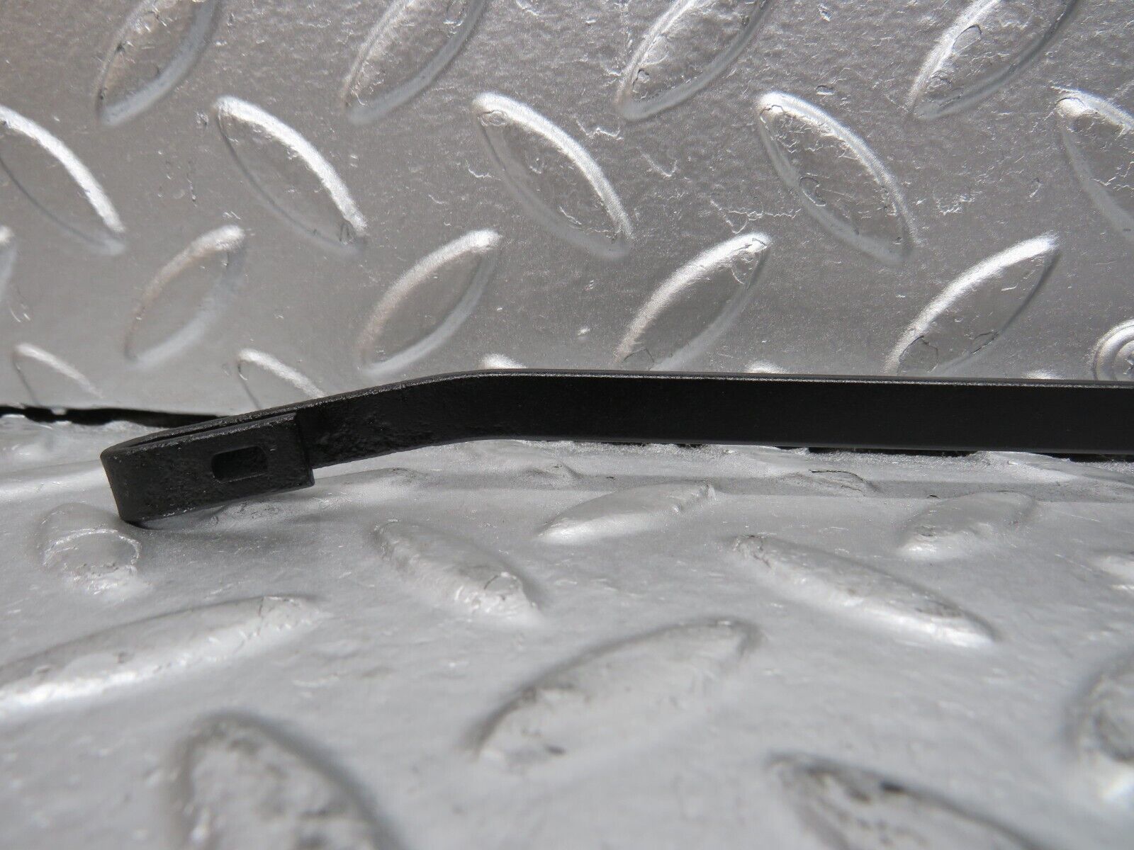 31160 Mercedes-Benz W123 200D Wiper Arm Bosch Right Side