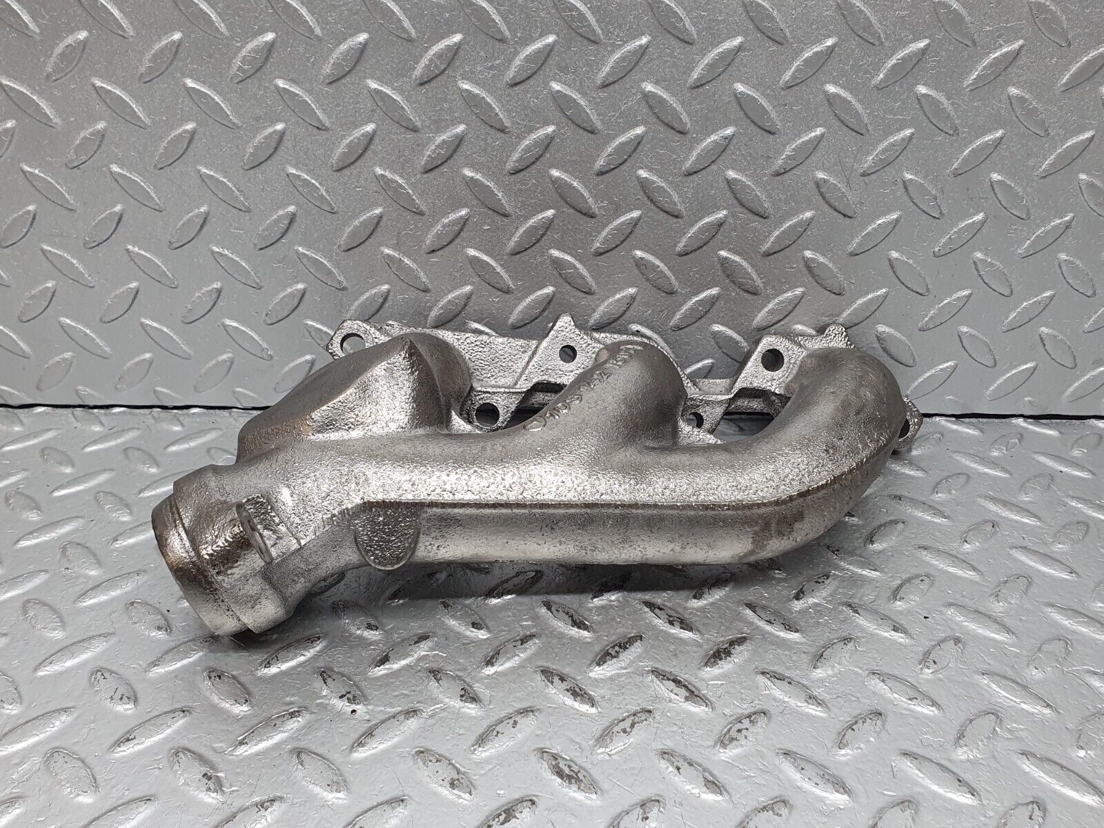 41201 Mercedes-Benz W126 300SE Exhaust Manifold Cylinder 1-3 1031421502