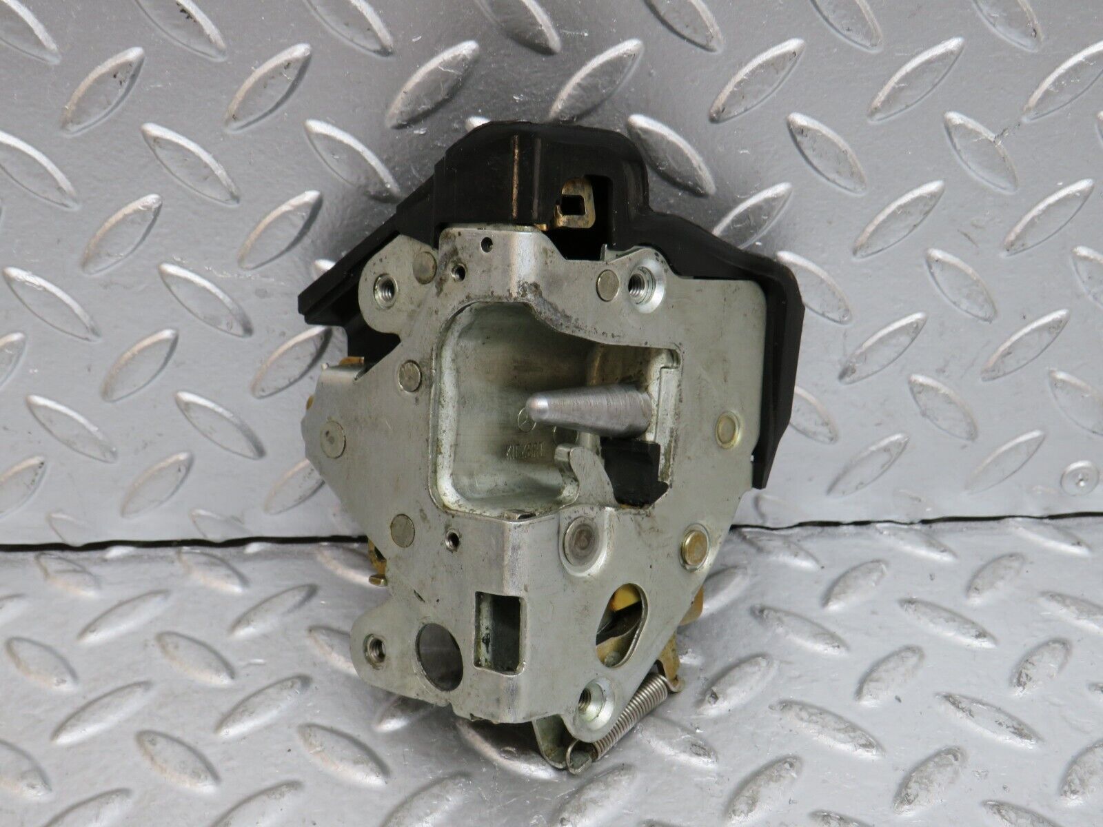 29669 Mercedes-Benz W123 230E Rear Right Door Lock Mechanism 1237230208