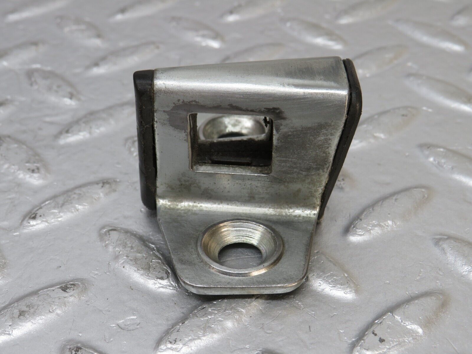 33897 Mercedes-Benz W124 260E Door Lock Latch