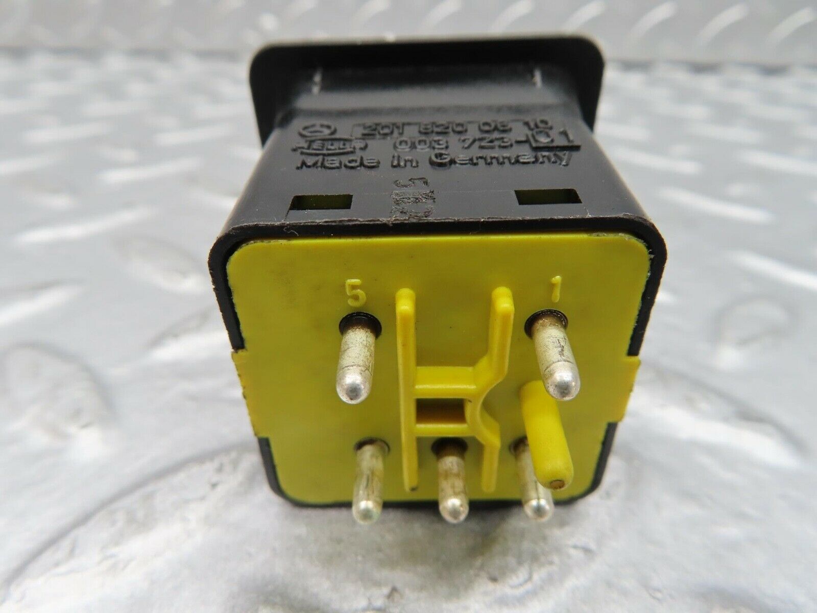 16102 Mercedes-Benz W123 280E Mirror Control Switch 2018200610