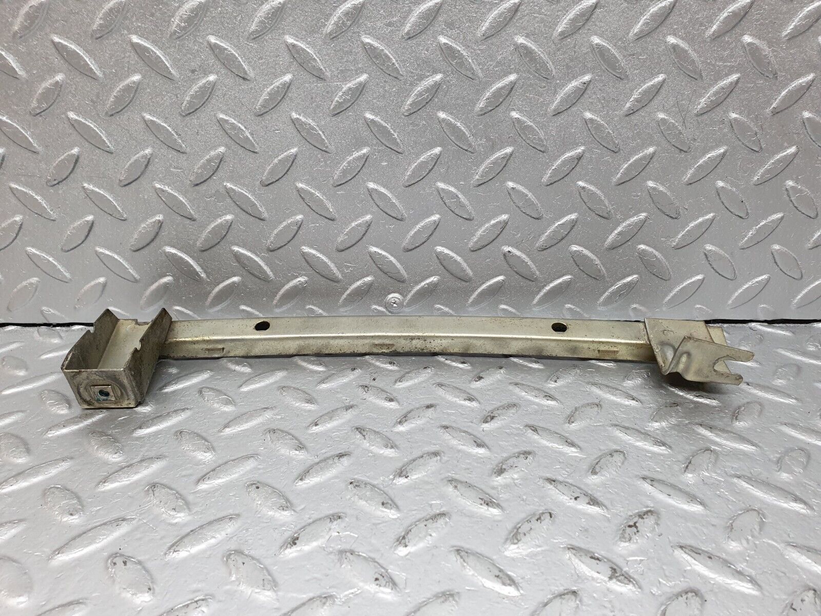 41067 Mercedes-Benz W126 300SE Rear Left Door Window Channel