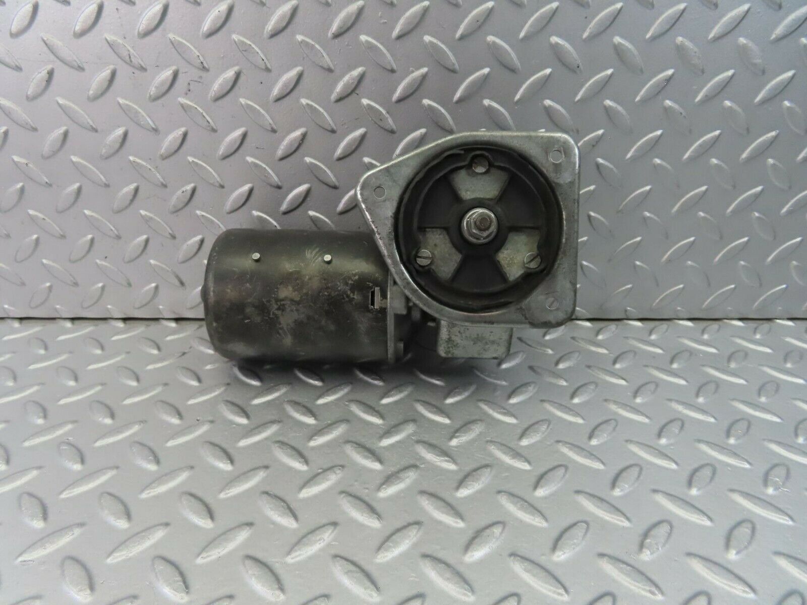 8904 Mercedes-Benz W108 Wiper Motor Bosch 0390446050