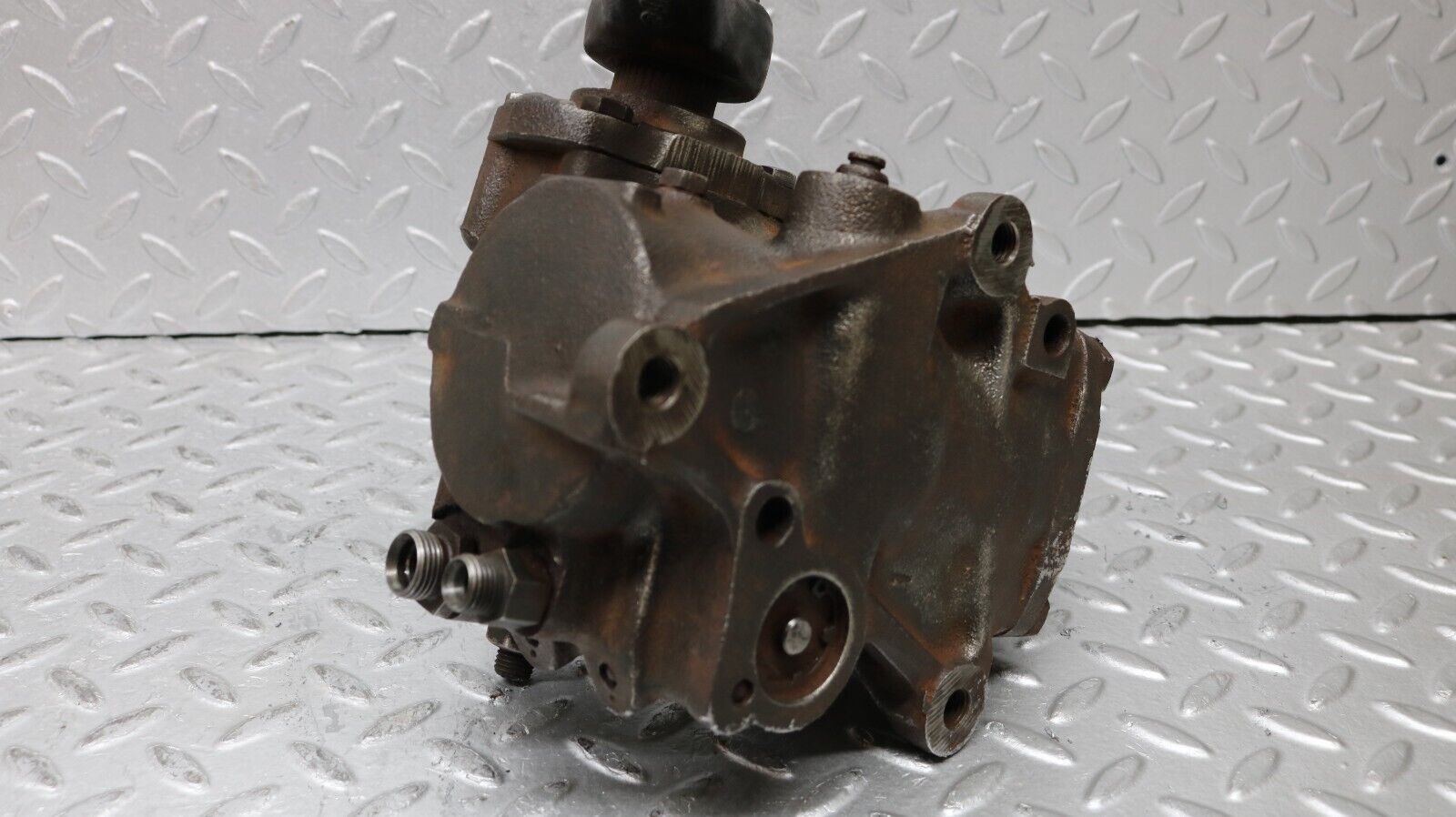 37199 Mercedes-Benz C126 420SEC Coupe Steering Box 1264610501