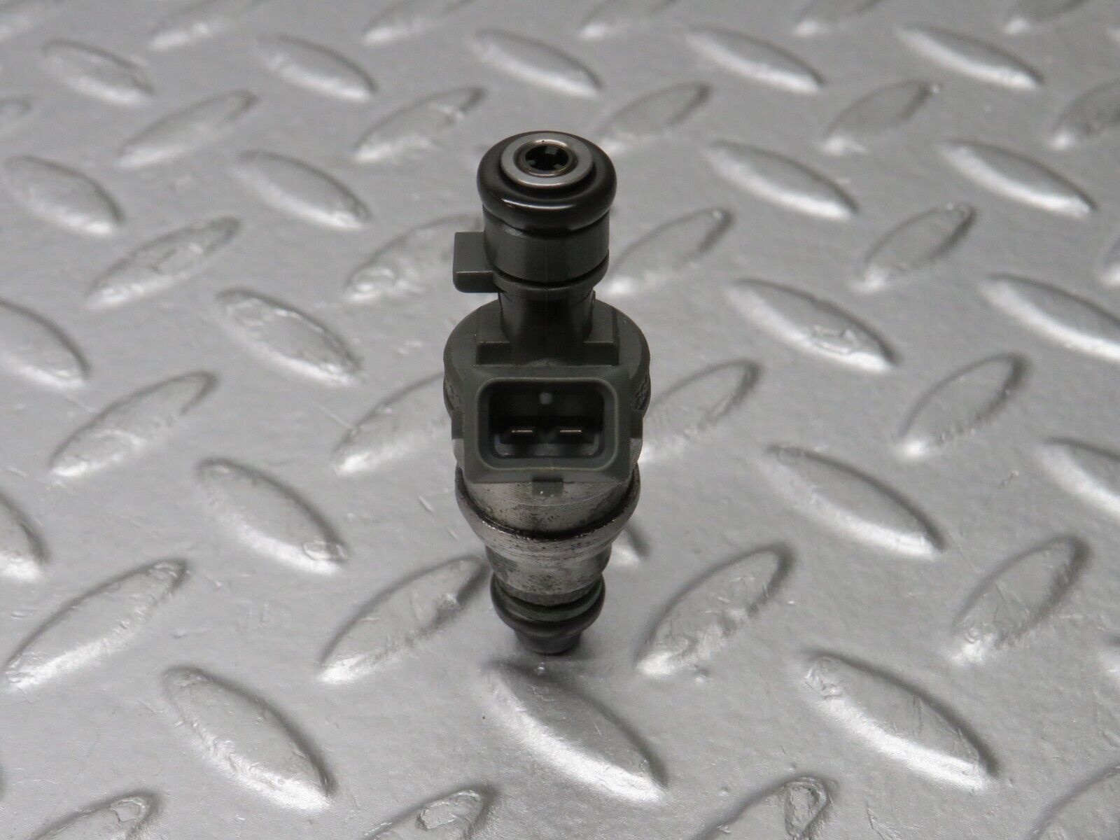 38145 Mercedes-Benz A124 320E Cabriolet Fuel Injector Bosch 0280155209 0000787323