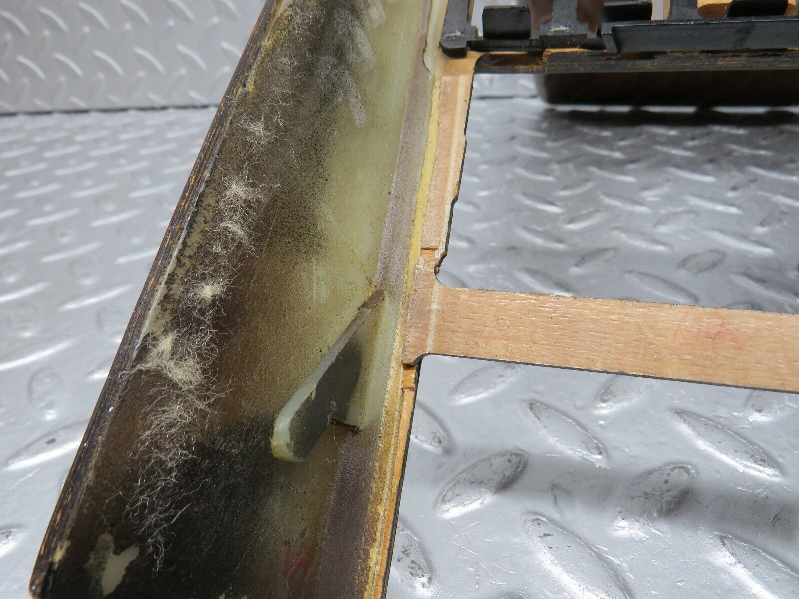 38443 Mercedes-Benz R129 280SL Coupe Centre Console Wood Panel 1296830300