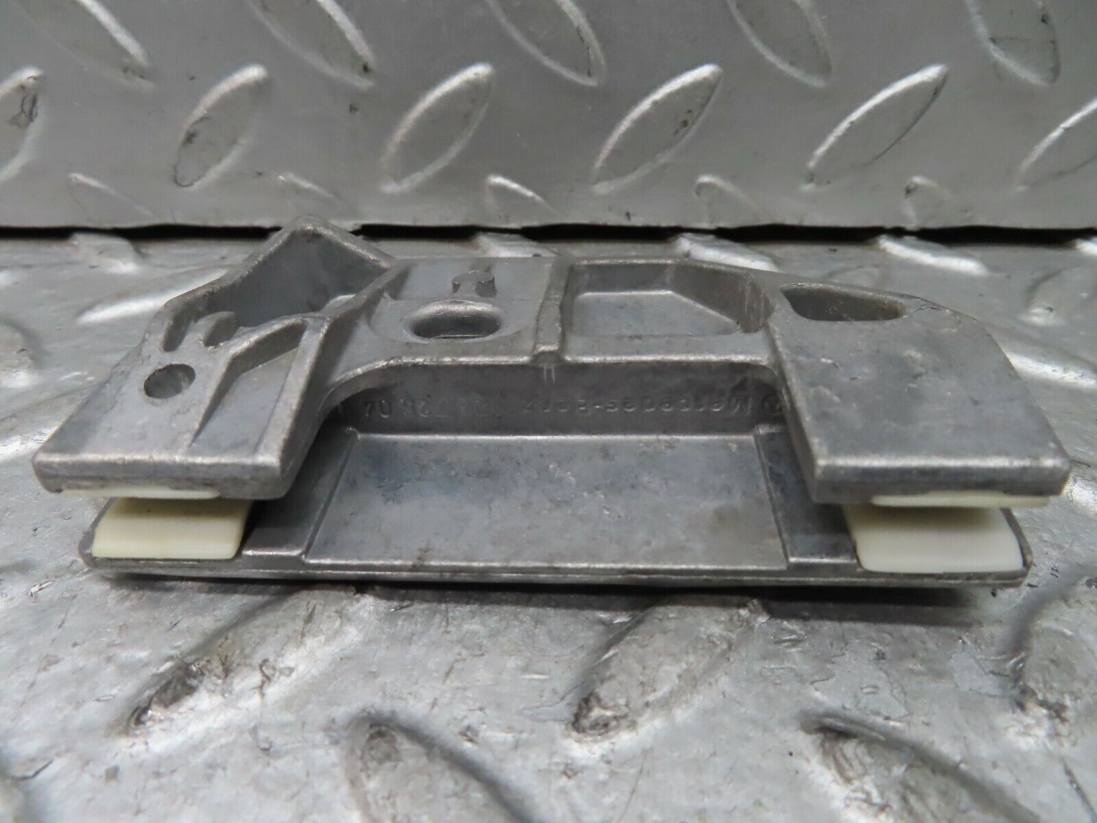 19630 Mercedes-Benz C140 CL420 Coupe Door Window Guide Bracket 1247250432