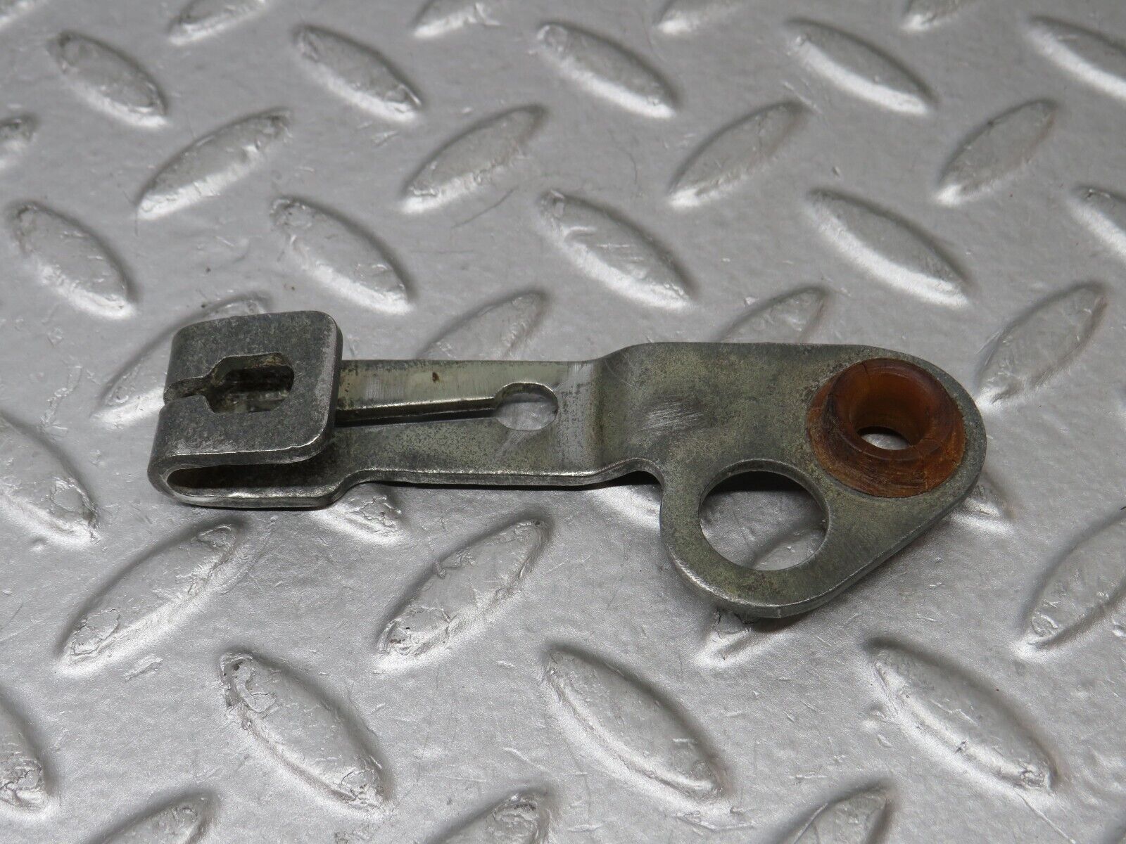 36337 Mercedes-Benz W126 420SE Automatic Gearbox Linkage Bracket