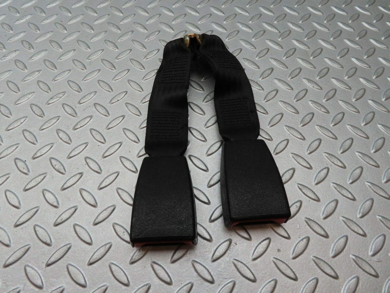 4408 Mercedes-Benz W123 230E Seat Belt Buckle Rear Middle 1238604969