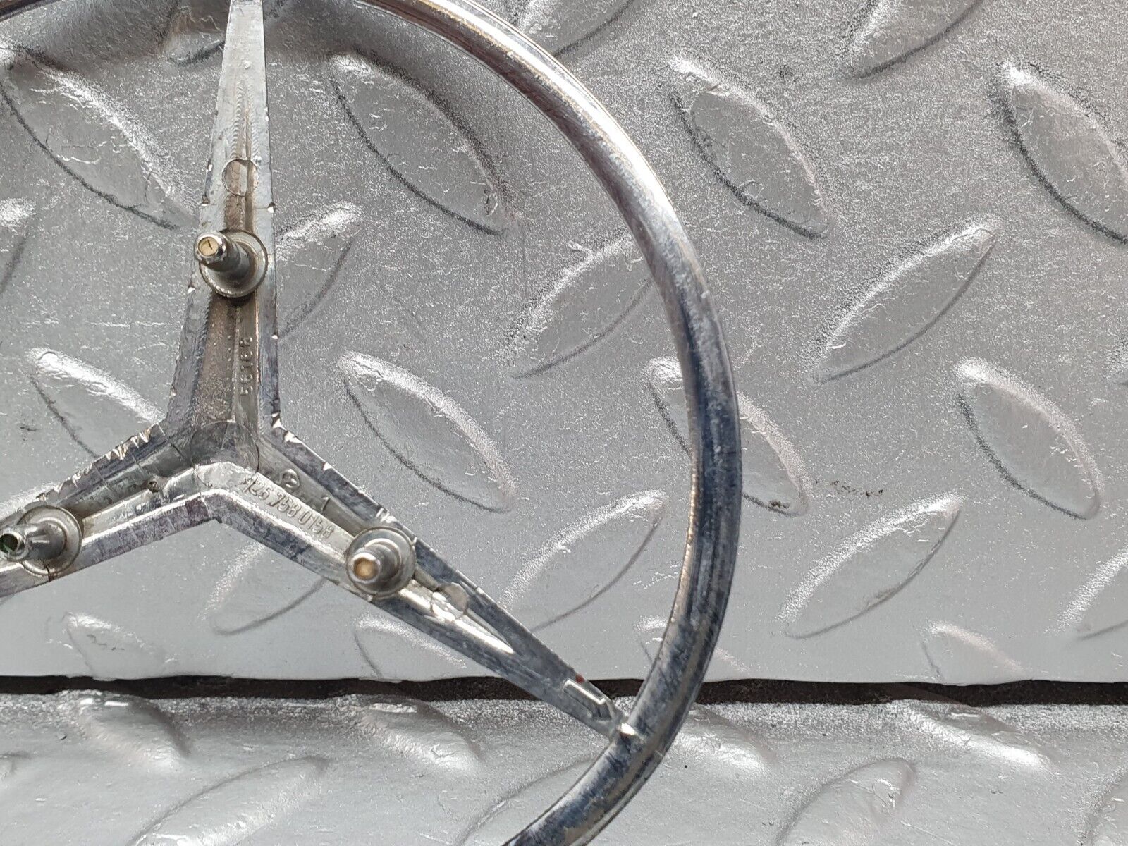 41206 Mercedes-Benz W126 300SE Trunk Lid Badge Emblem 1267580158