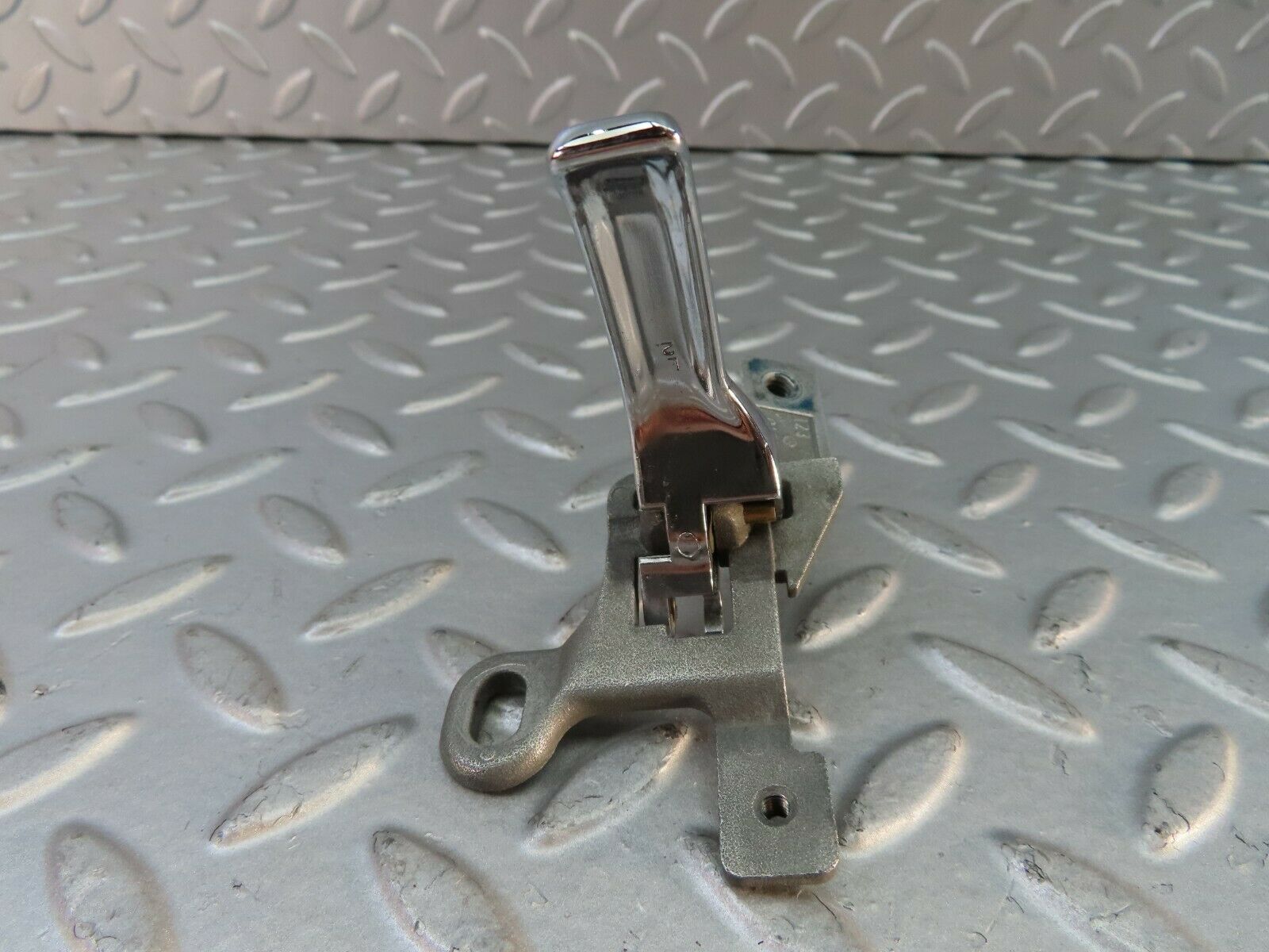 7587 Mercedes-Benz S123 230TE Wagon Left Interior Door Handle 1237600161