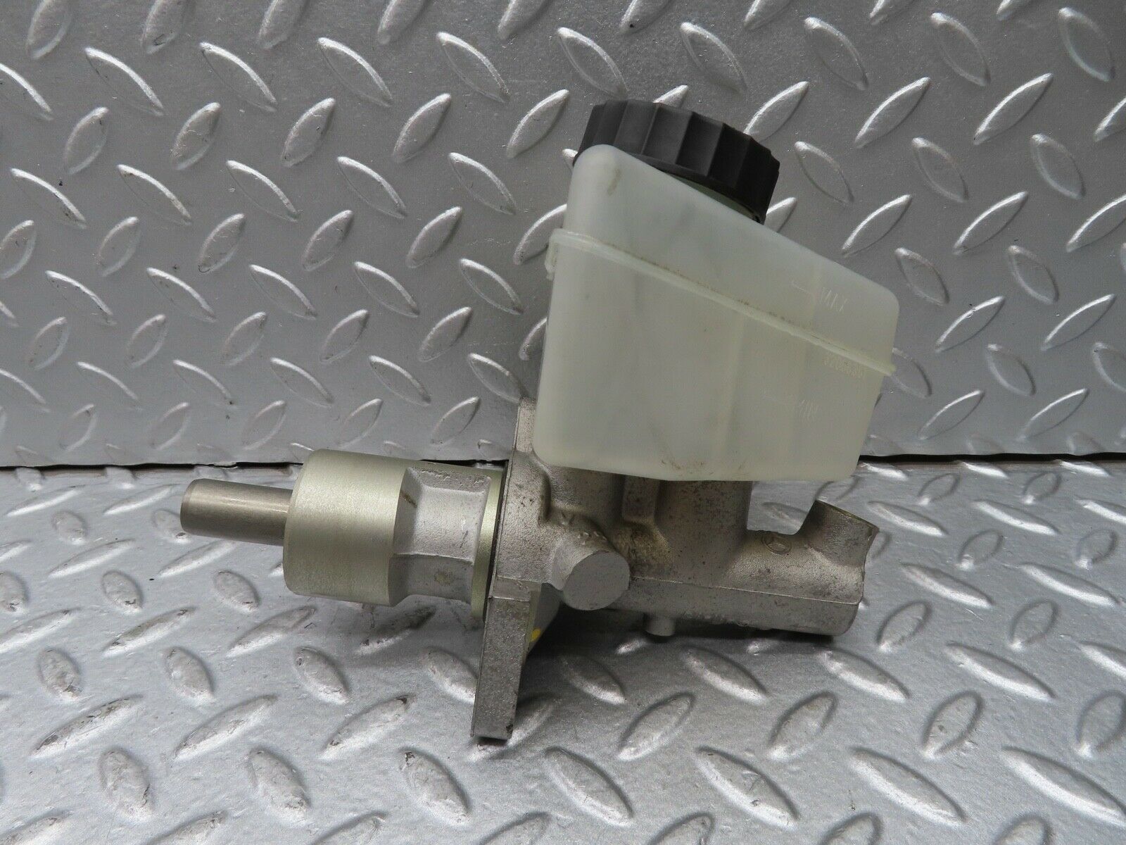 17256 Mercedes-Benz R129 300SL Coupe Brake Master Cylinder With Tank