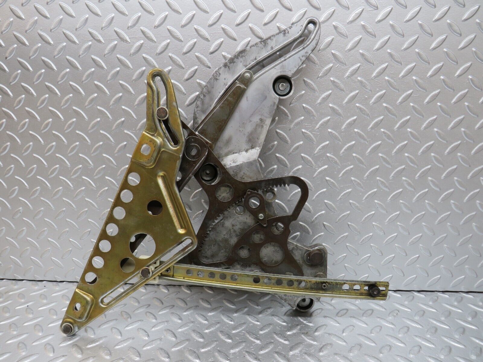 34299 Mercedes-Benz C126 380SEC Coupe Rear Left Power Window Regulator