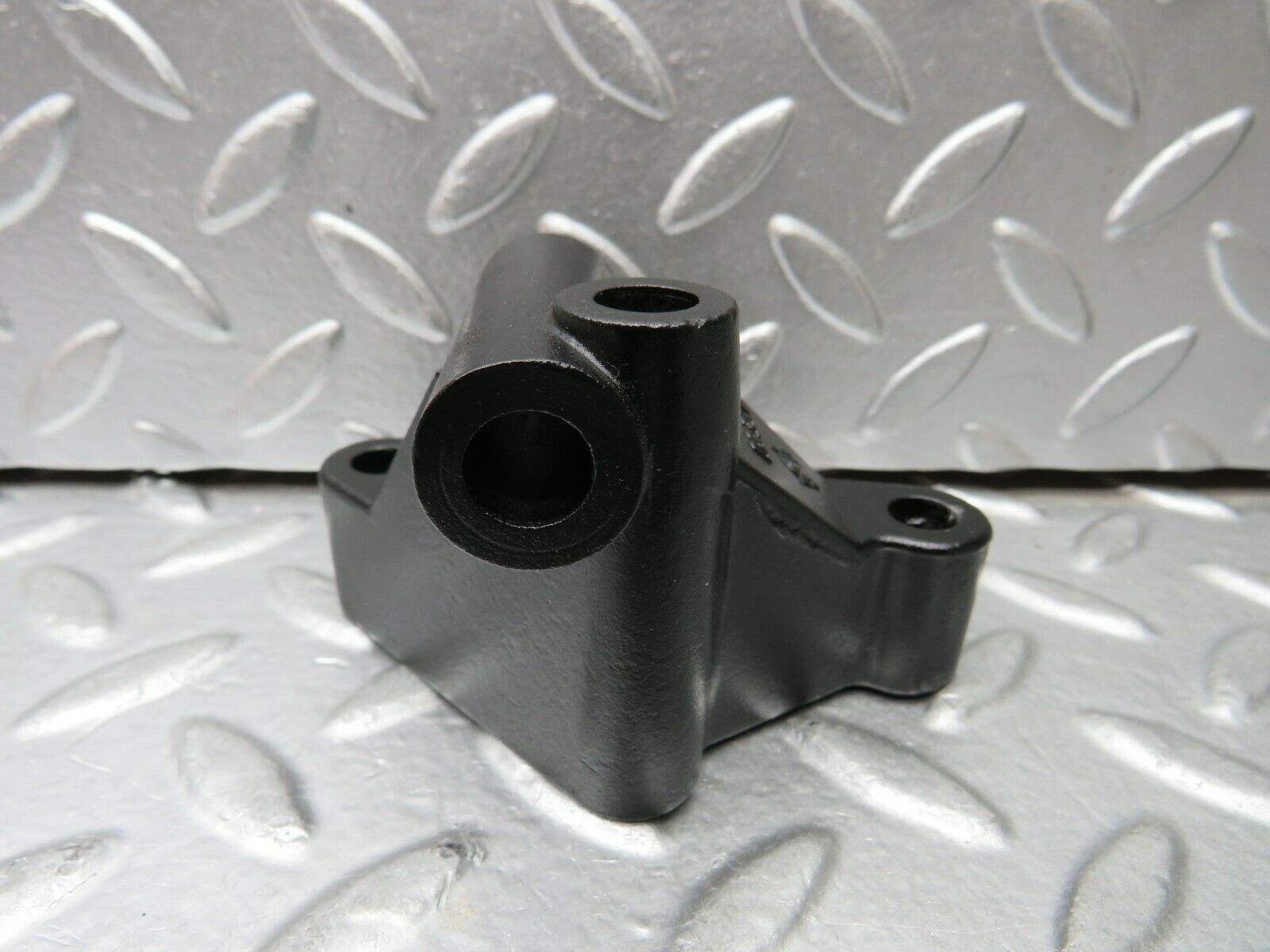 23128 Mercedes-Benz C123 230CE Coupe Alternator Generator Support 1021550835 1021550735