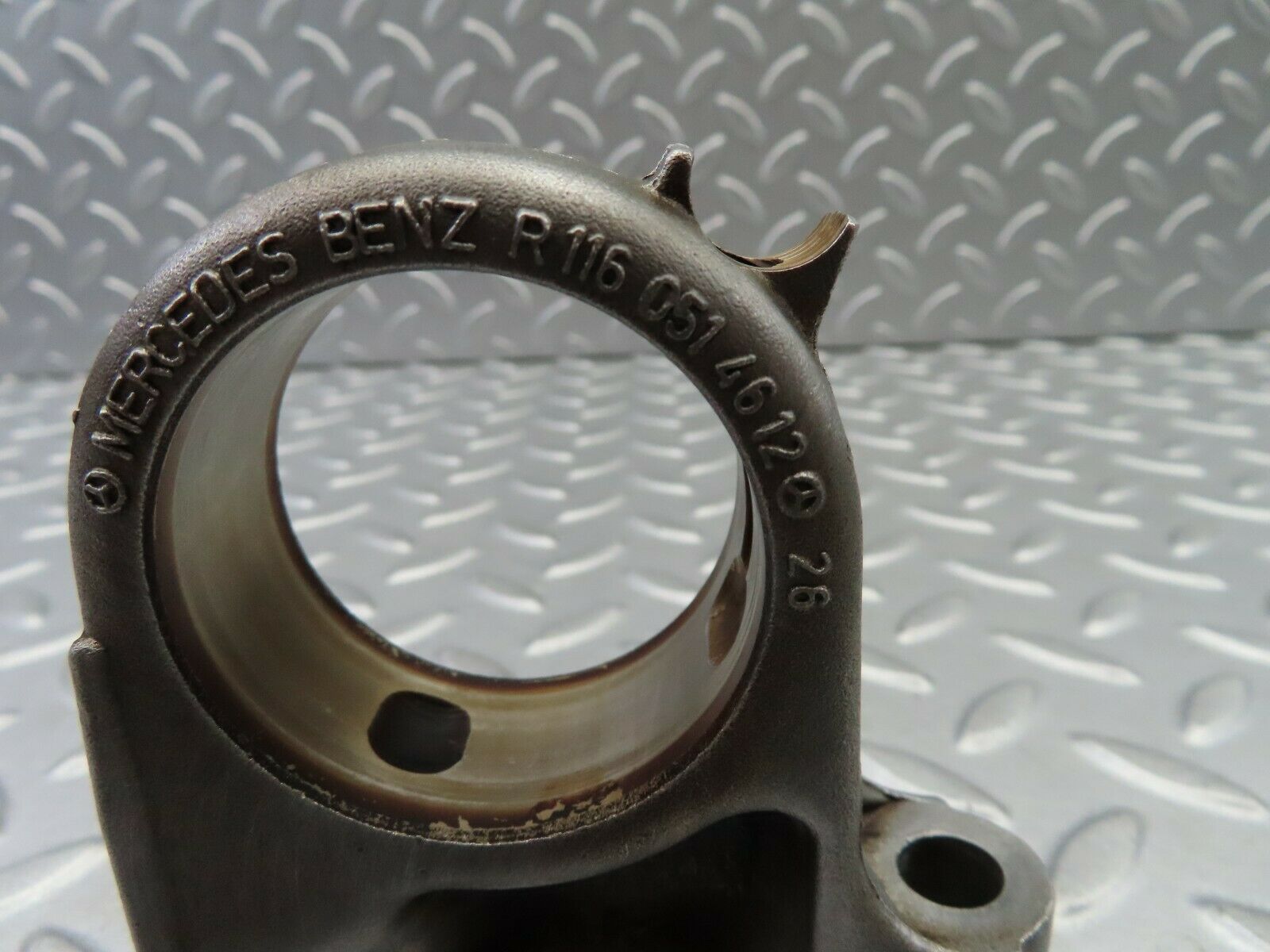 6276 Mercedes-Benz W126 380SE Camshaft Bearing Tower 1160514612