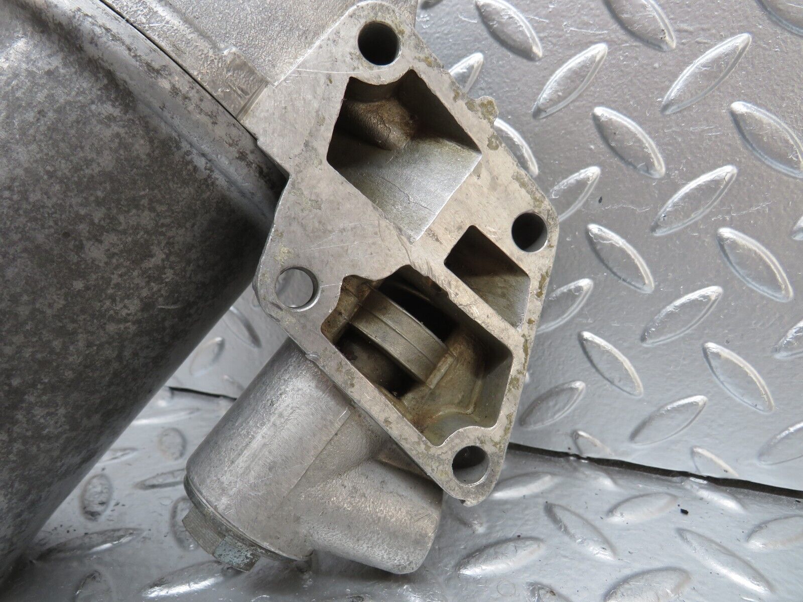 25093 Mercedes-Benz W123 Oil Filter Housing 1101800111