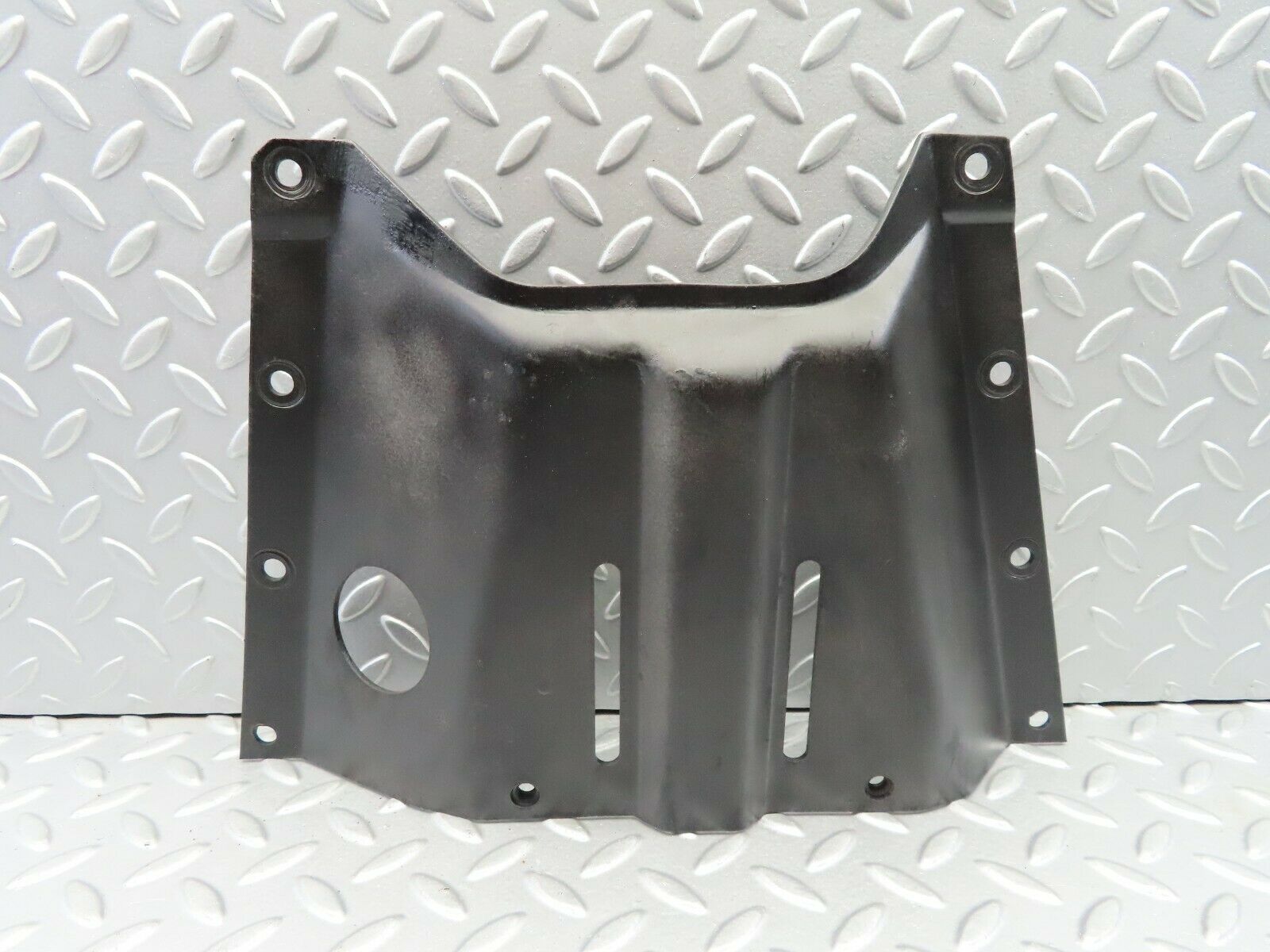 7134 Mercedes-Benz C107 350SLC Coupe Gearbox Mount Bracket II