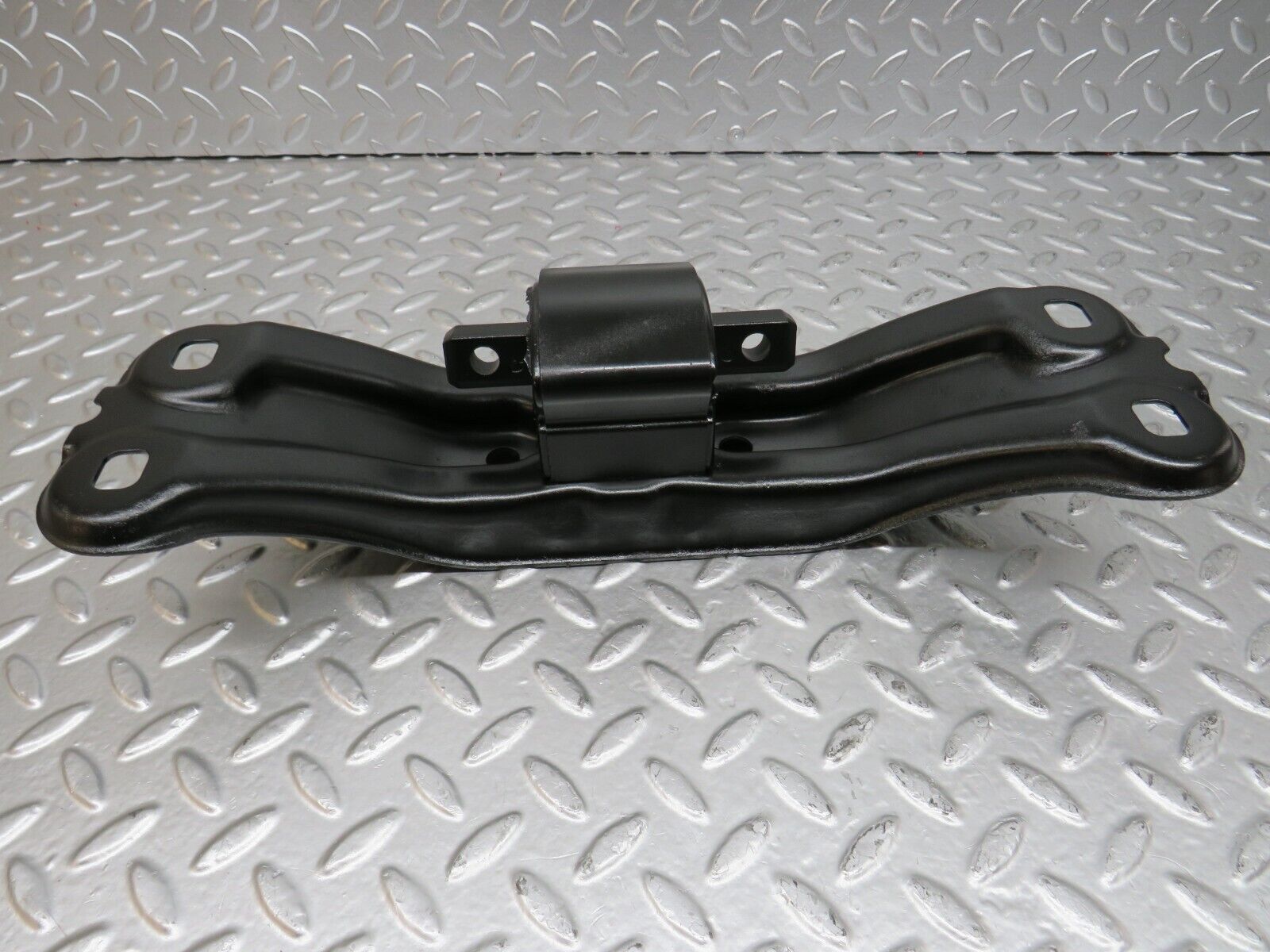 24768 Mercedes-Benz W140 S320 Gearbox Mount Bracket