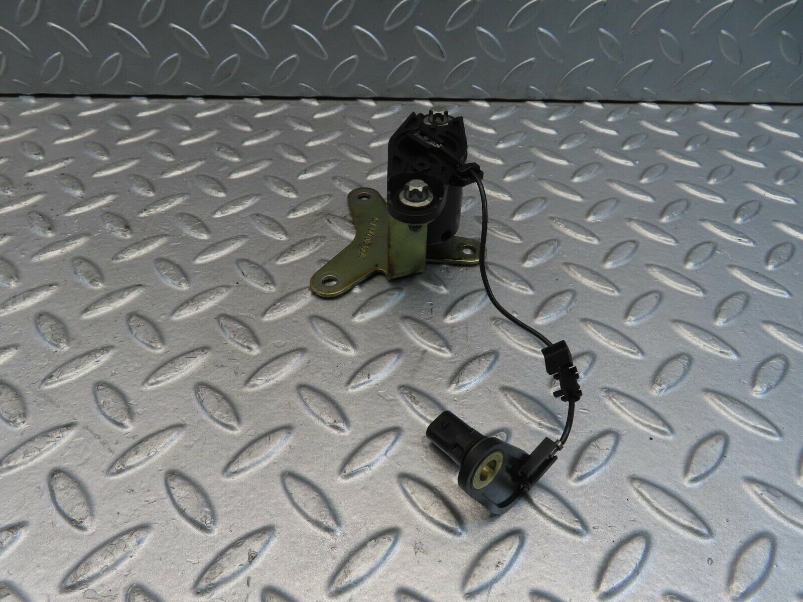 11306 Mercedes-Benz W221 S320 Oil Level Sensor 0011530332