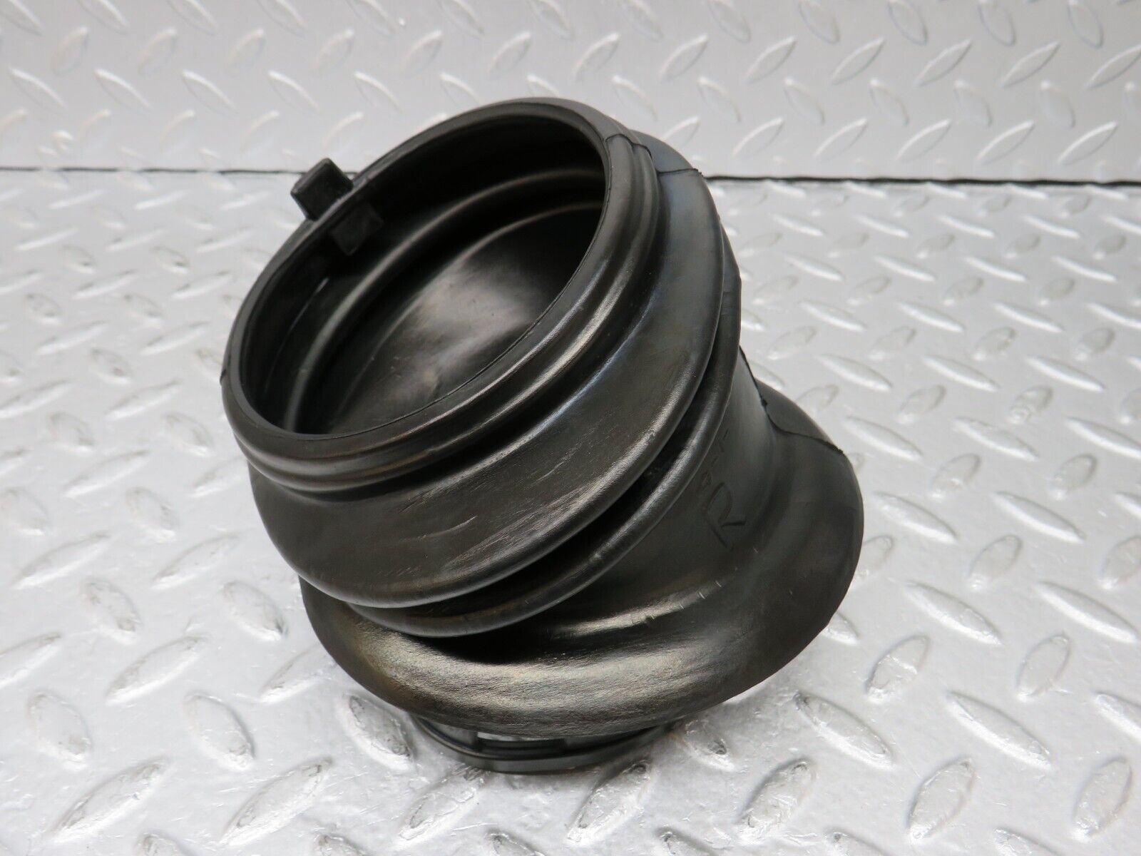 36180 Mercedes-Benz W126 420SE Fuse Box Rubber Grommet 1265450146