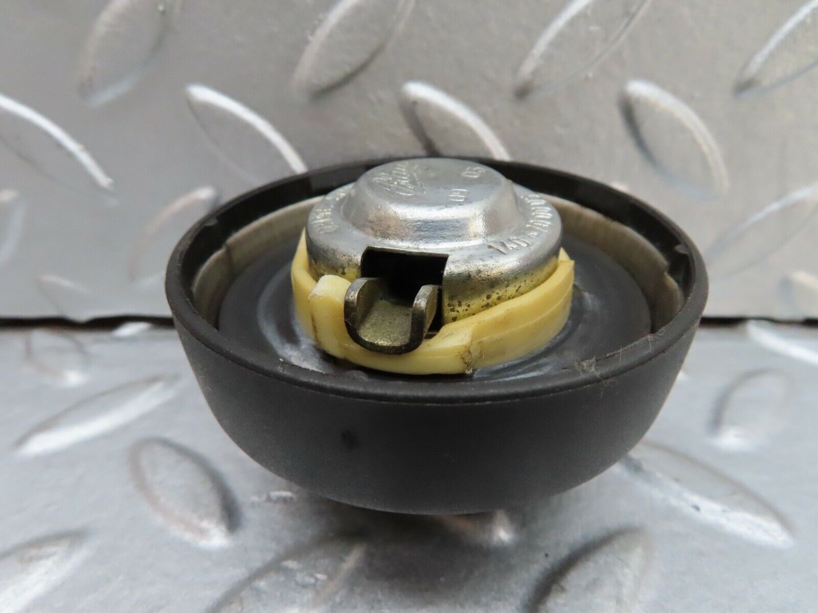 17510 Mercedes-Benz W140 S320 Fuel Tank Cap 1404700005