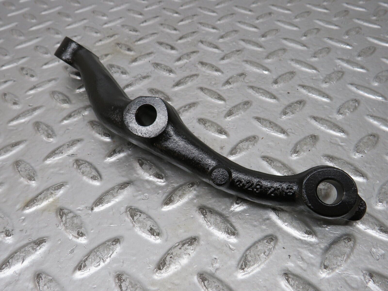 27398 Mercedes-Benz W123 280E Front Axle Steering Arm Right Side