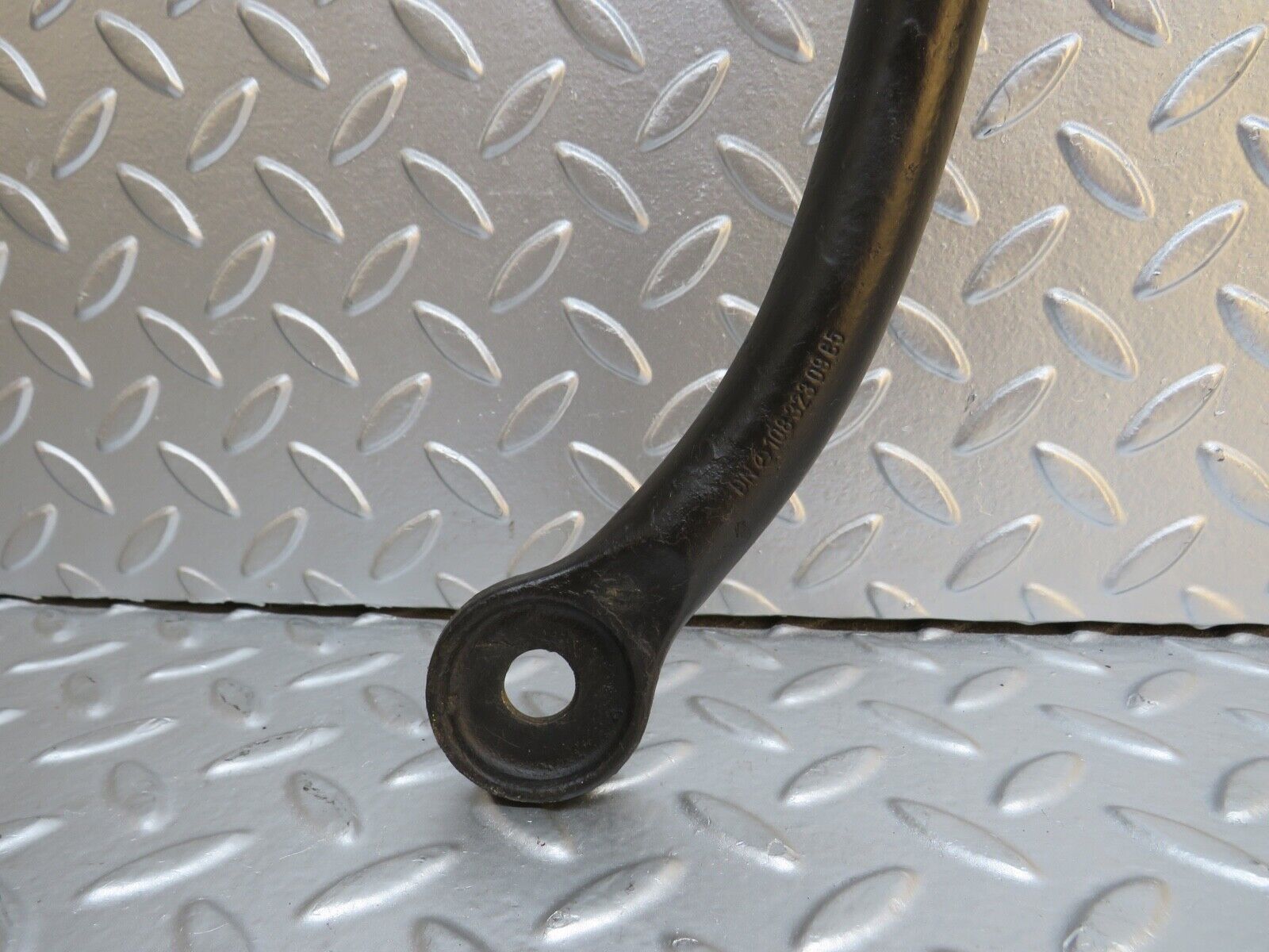 0383 Mercedes-Benz W108 280SE Torsion Bar 1083230965