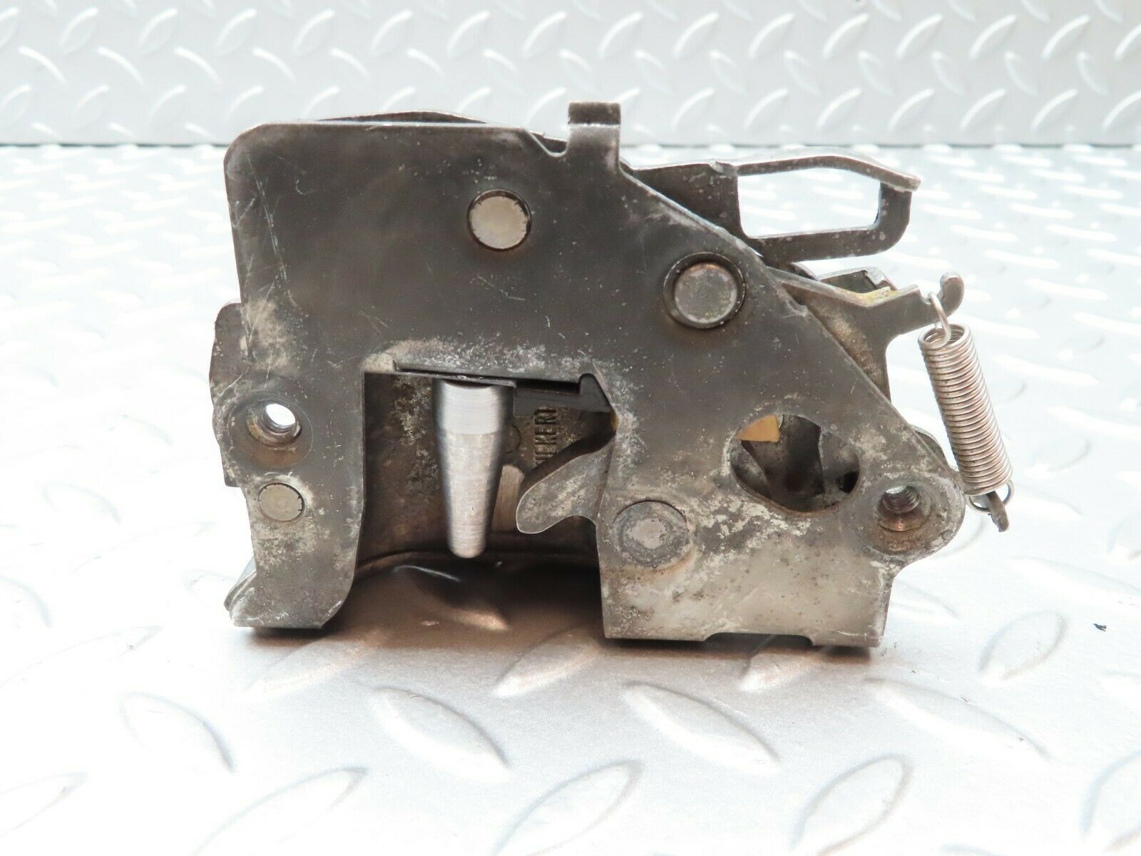 4313 Mercedes-Benz W123 230E Front Right Door Lock Mechanism