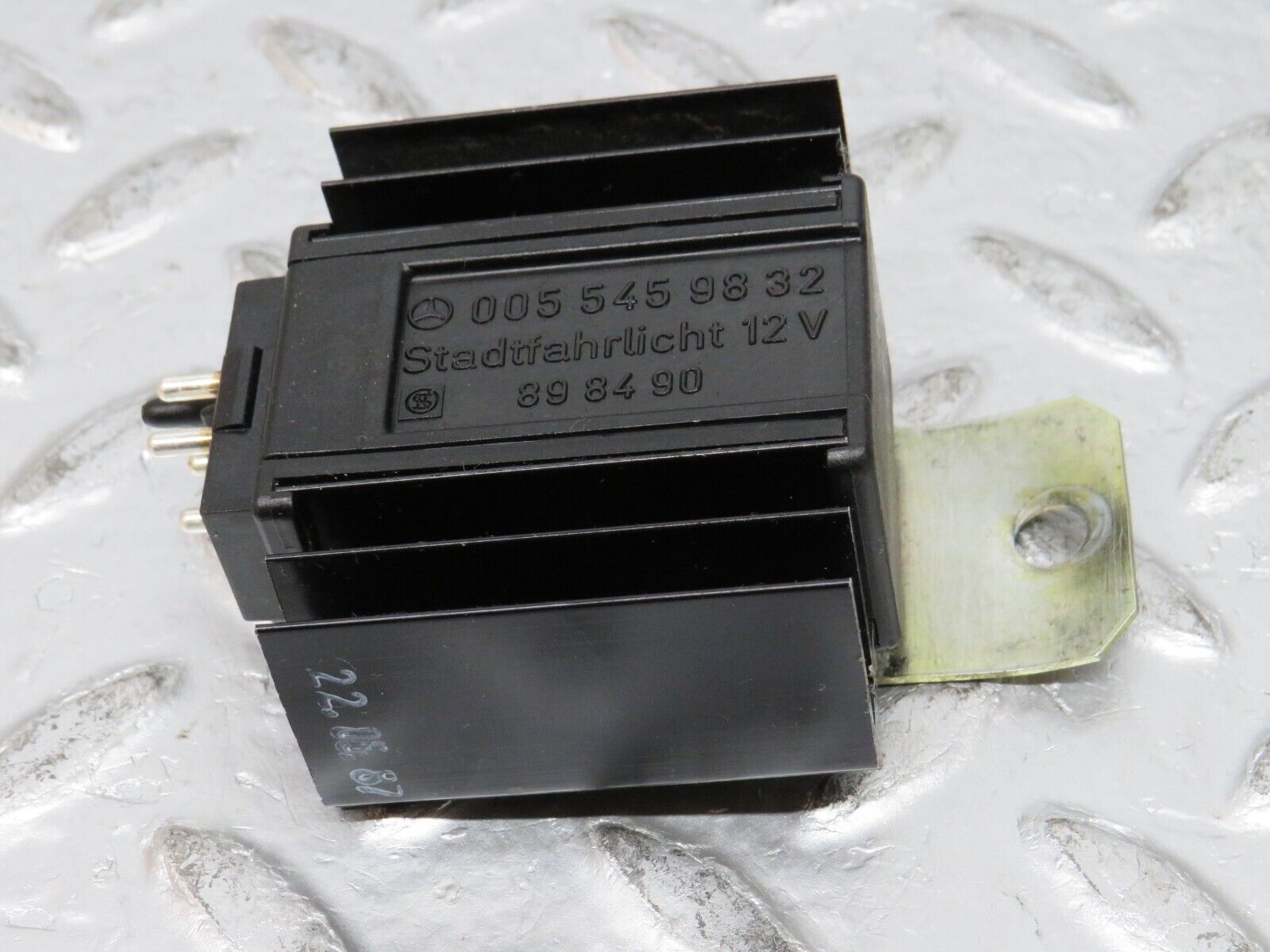 32383 Mercedes-Benz S124 300TE Wagon ECU Relay 0055459832