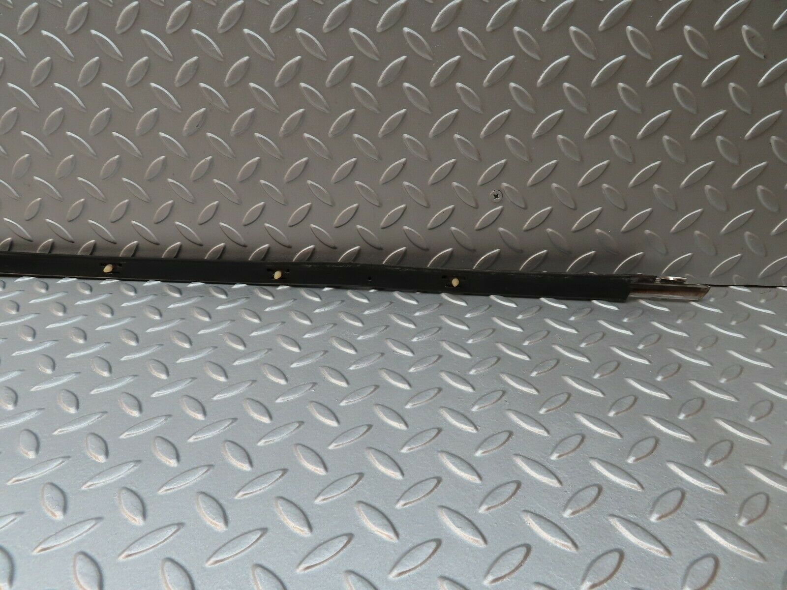 3451 Mercedes-Benz W108 280SE Centre Fender Wing Chrome Trim Front Left